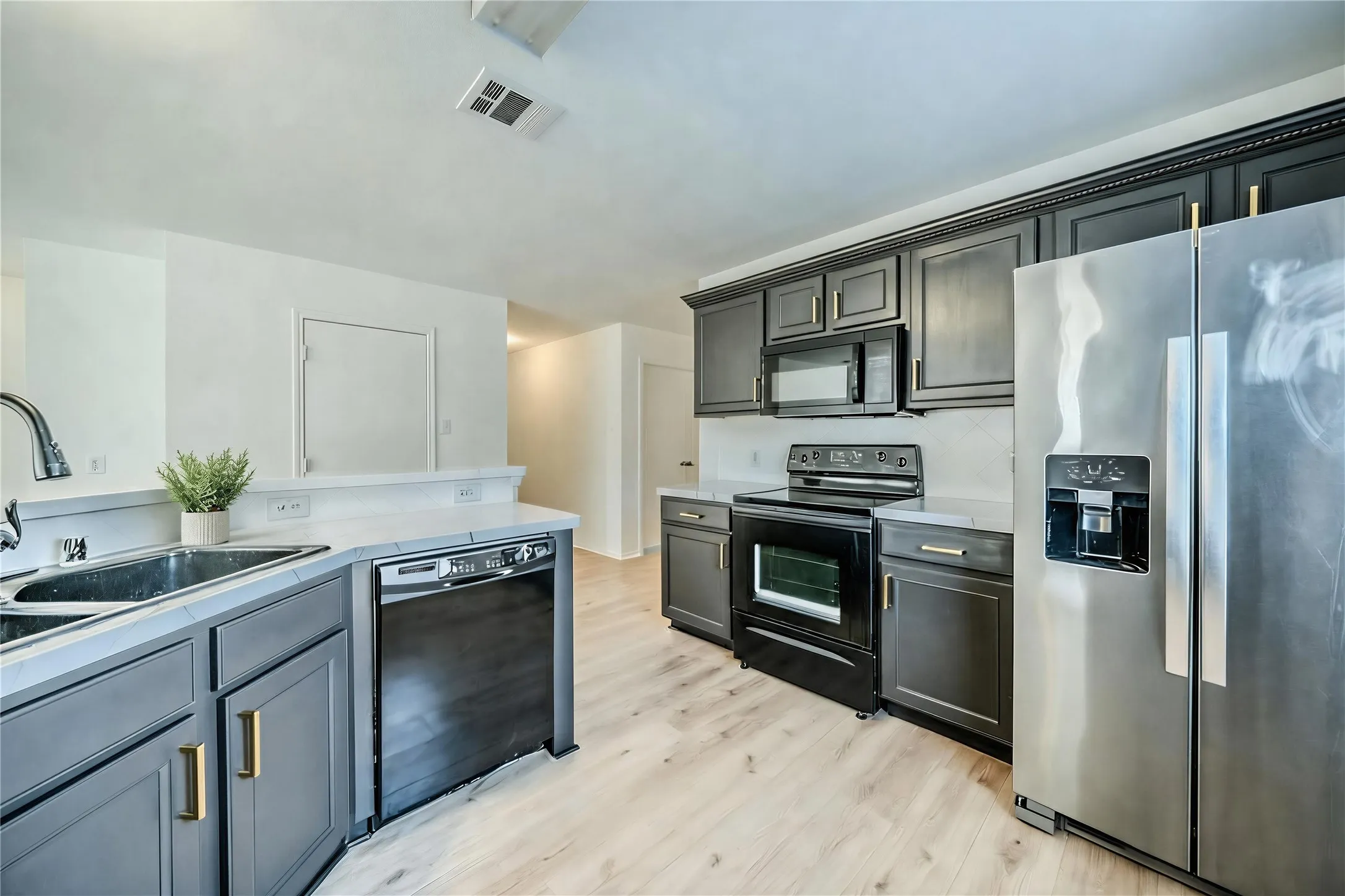 Single Family Residence For Sale in Collin County , 9917 George Washington Drive, Mc Kinney, Texas 75072, 4 Bedroom, 2 Bathroom, 2 Garage spaces, 1,848 Sqft, built in 2004, mls#21377302, Real Estate Agent in Mc Kinney, Homes For Sale in Collin county, Homes For Sale in Mc Kinney, Realtor in Mc Kinney Texas, Real Estate Brokerage Independent Realty Texas, Luminita Cordes Realtor