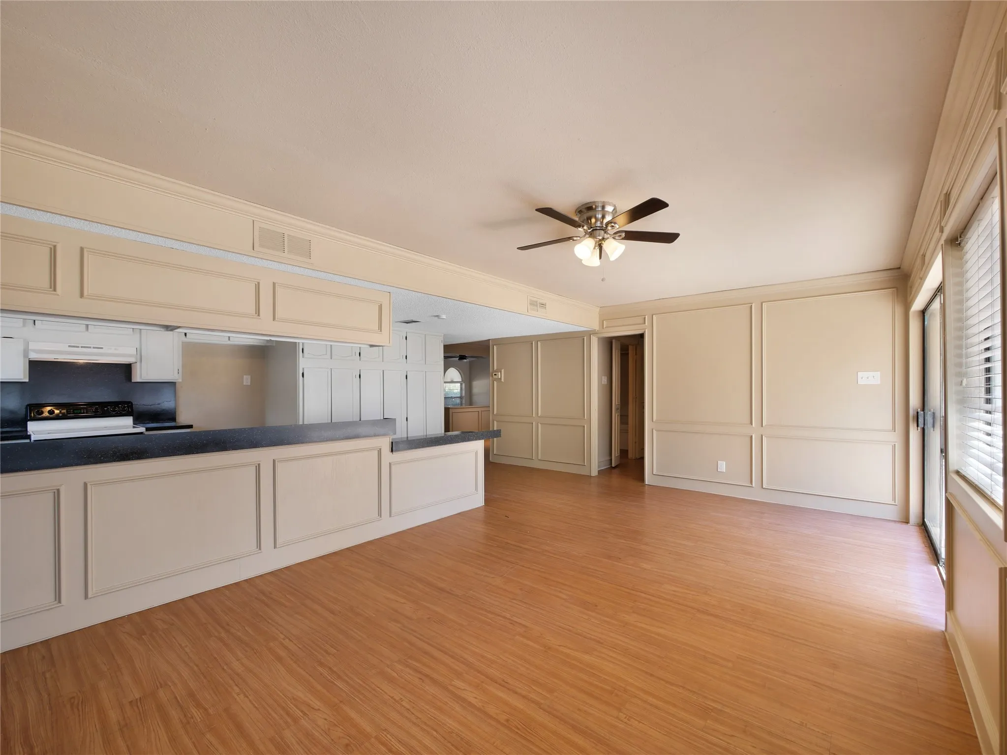 Single Family Residence For Rent in Collin County , 2708 Oak Grove Drive, Plano, Texas 75074, 3 Bedroom, 2 Bathroom, 2 Garage spaces, 1,780 Sqft, built in 1976, mls#21382750, Real Estate Agent in Plano, Homes For Rent in Collin county, Homes For Rent in Plano, Realtor in Plano Texas, Real Estate Brokerage Independent Realty Texas, Luminita Cordes Realtor