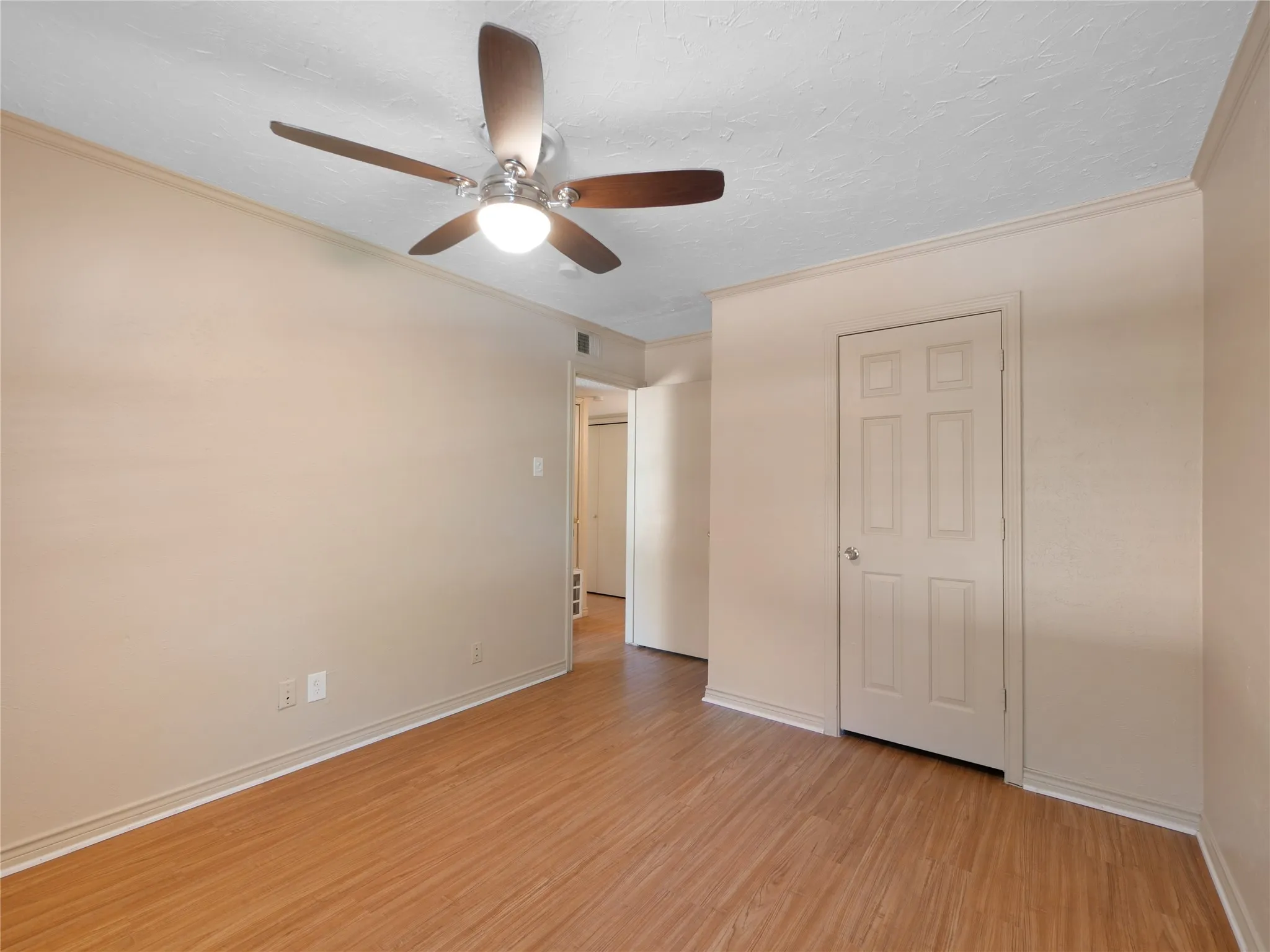Single Family Residence For Rent in Collin County , 2708 Oak Grove Drive, Plano, Texas 75074, 3 Bedroom, 2 Bathroom, 2 Garage spaces, 1,780 Sqft, built in 1976, mls#21382750, Real Estate Agent in Plano, Homes For Rent in Collin county, Homes For Rent in Plano, Realtor in Plano Texas, Real Estate Brokerage Independent Realty Texas, Luminita Cordes Realtor