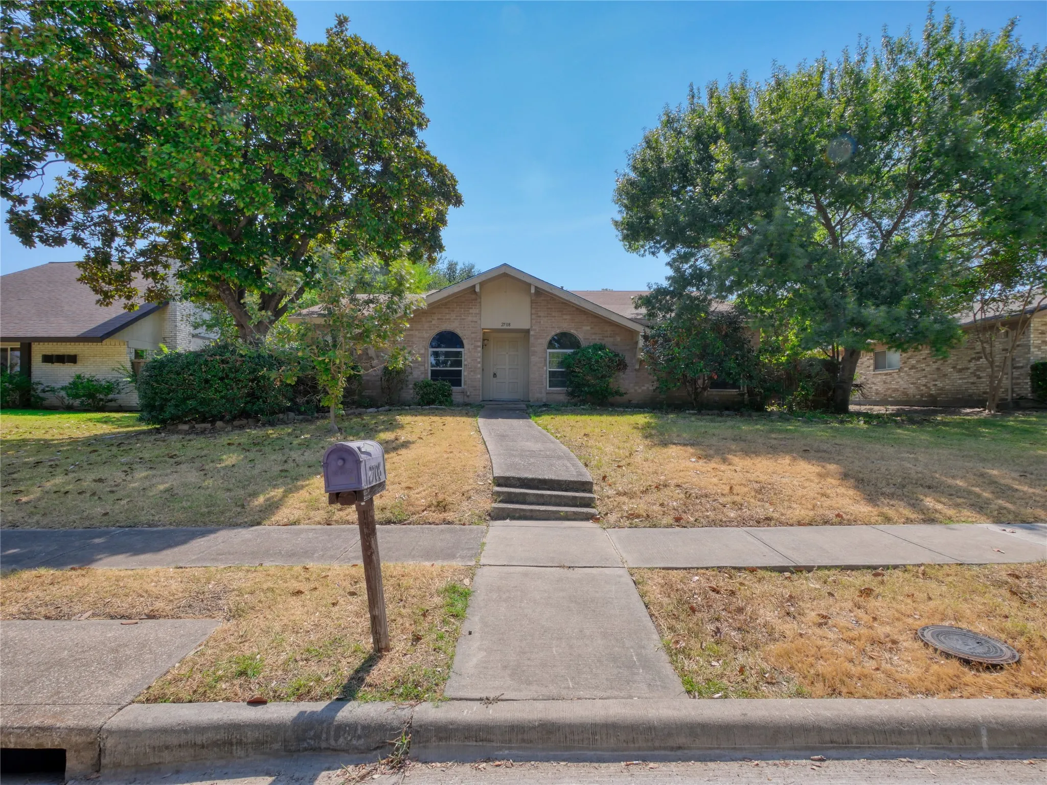 Single Family Residence For Rent in Collin County , 2708 Oak Grove Drive, Plano, Texas 75074, 3 Bedroom, 2 Bathroom, 2 Garage spaces, 1,780 Sqft, built in 1976, mls#21382750, Real Estate Agent in Plano, Homes For Rent in Collin county, Homes For Rent in Plano, Realtor in Plano Texas, Real Estate Brokerage Independent Realty Texas, Luminita Cordes Realtor