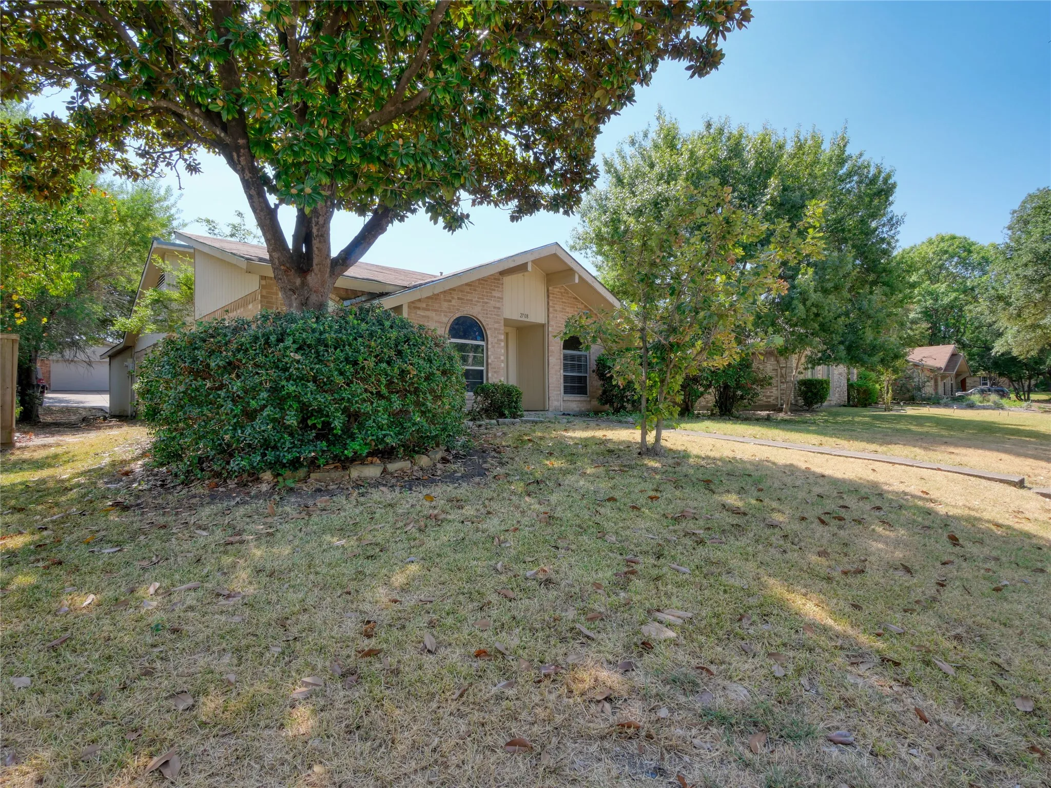 Single Family Residence For Rent in Collin County , 2708 Oak Grove Drive, Plano, Texas 75074, 3 Bedroom, 2 Bathroom, 2 Garage spaces, 1,780 Sqft, built in 1976, mls#21382750, Real Estate Agent in Plano, Homes For Rent in Collin county, Homes For Rent in Plano, Realtor in Plano Texas, Real Estate Brokerage Independent Realty Texas, Luminita Cordes Realtor