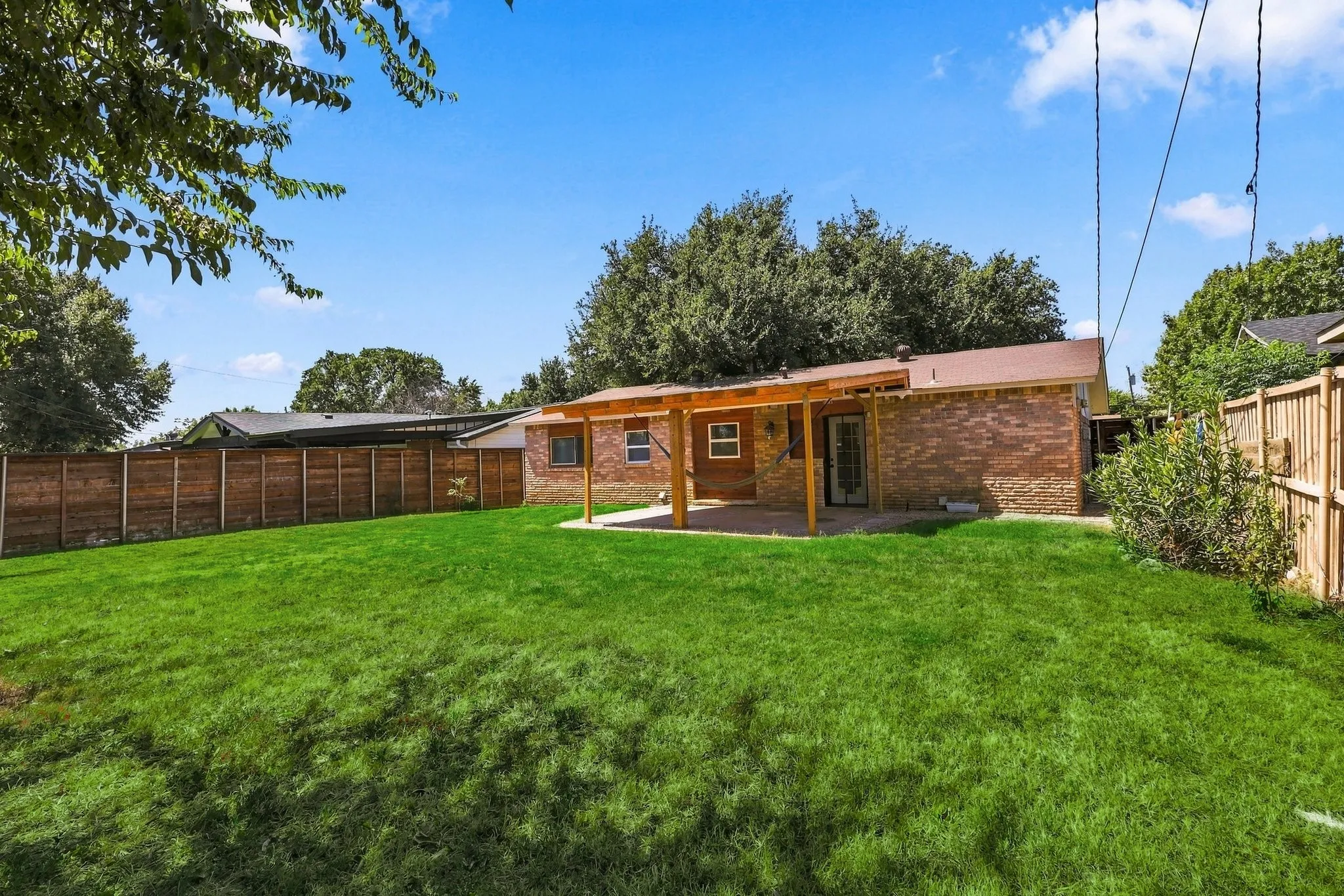 Single Family Residence For Sale in Dallas County , 3214 Parker Street, Irving, Texas 75062, 3 Bedroom, 2 Bathroom, 1 Garage spaces, 1,440 Sqft, built in 1961, mls#21383845, Real Estate Agent in Irving, Homes For Sale in Dallas county, Homes For Sale in Irving, Realtor in Irving Texas, Real Estate Brokerage Independent Realty Texas, Luminita Cordes Realtor