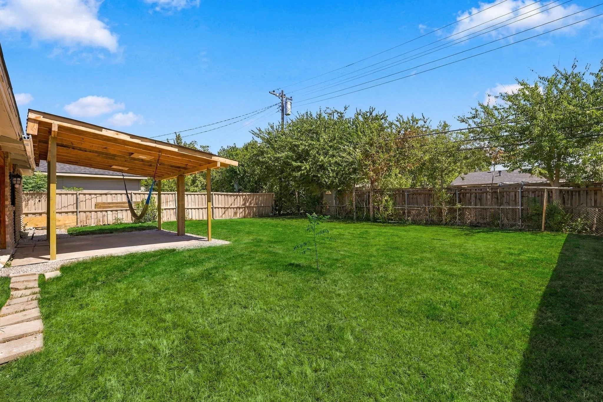 Single Family Residence For Sale in Dallas County , 3214 Parker Street, Irving, Texas 75062, 3 Bedroom, 2 Bathroom, 1 Garage spaces, 1,440 Sqft, built in 1961, mls#21383845, Real Estate Agent in Irving, Homes For Sale in Dallas county, Homes For Sale in Irving, Realtor in Irving Texas, Real Estate Brokerage Independent Realty Texas, Luminita Cordes Realtor