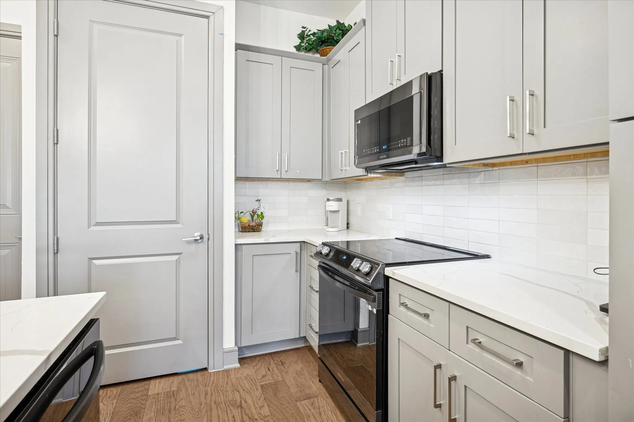 Condominium For Sale in Denton County , 2700 Old Denton Road 3346, Carrollton, Texas 75007, 1 Bedroom, 1 Bathroom, 1 Garage spaces, 835 Sqft, built in 2022, mls#21382642, Real Estate Agent in Carrollton, Homes For Sale in Denton county, Homes For Sale in Carrollton, Realtor in Carrollton Texas, Real Estate Brokerage Independent Realty Texas, Luminita Cordes Realtor
