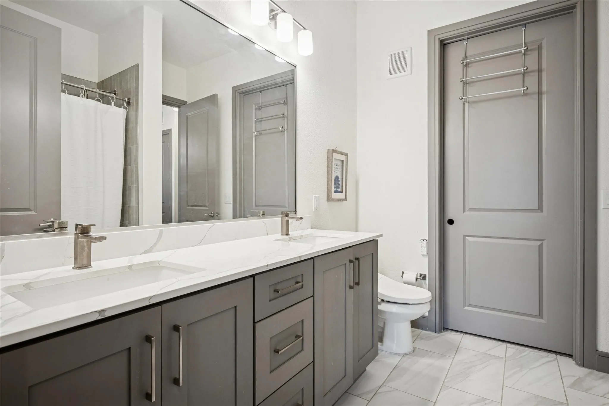 Condominium For Sale in Denton County , 2700 Old Denton Road 3346, Carrollton, Texas 75007, 1 Bedroom, 1 Bathroom, 1 Garage spaces, 835 Sqft, built in 2022, mls#21382642, Real Estate Agent in Carrollton, Homes For Sale in Denton county, Homes For Sale in Carrollton, Realtor in Carrollton Texas, Real Estate Brokerage Independent Realty Texas, Luminita Cordes Realtor