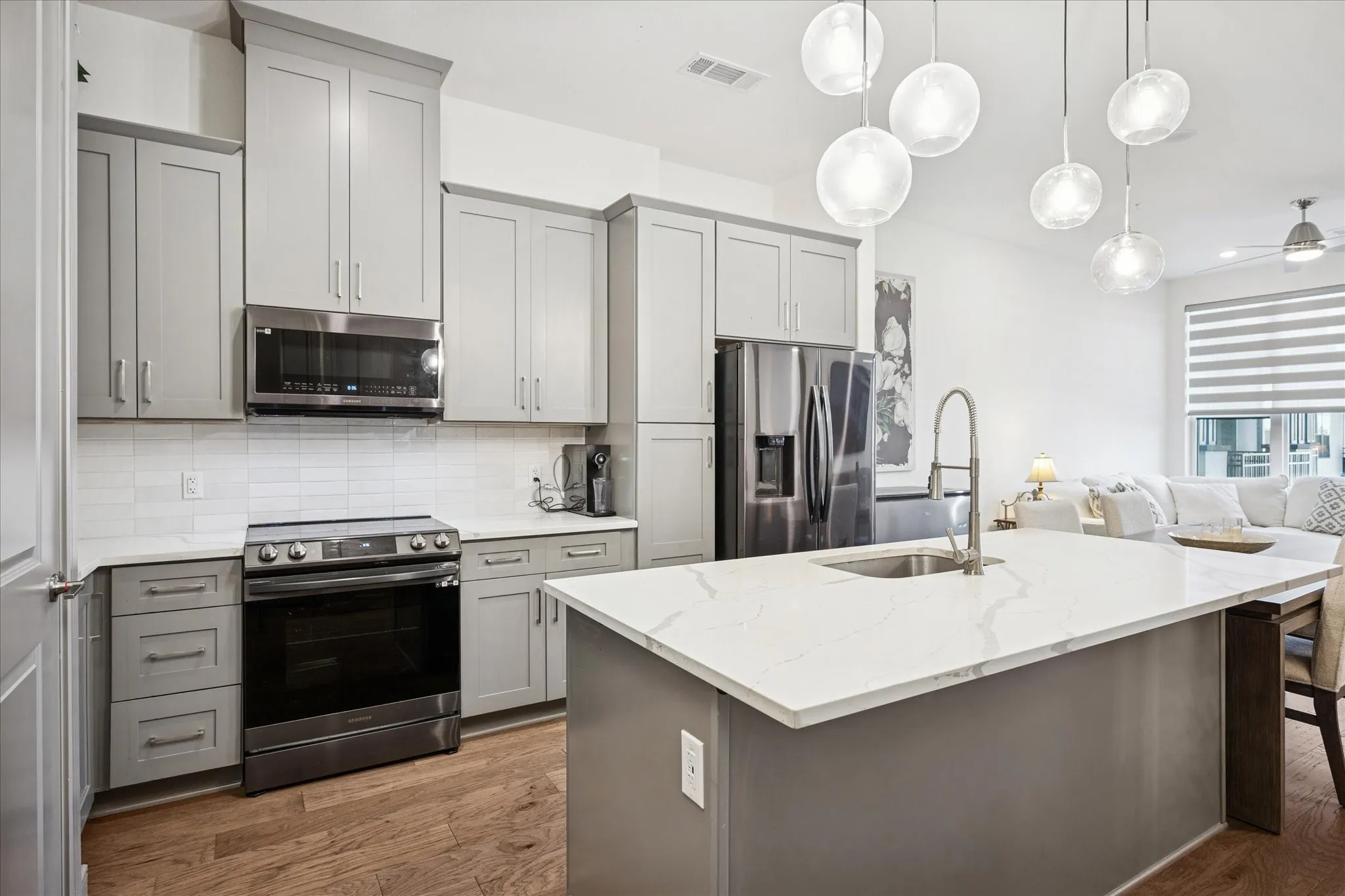 Condominium For Sale in Denton County , 2700 Old Denton Road 3346, Carrollton, Texas 75007, 1 Bedroom, 1 Bathroom, 1 Garage spaces, 835 Sqft, built in 2022, mls#21382642, Real Estate Agent in Carrollton, Homes For Sale in Denton county, Homes For Sale in Carrollton, Realtor in Carrollton Texas, Real Estate Brokerage Independent Realty Texas, Luminita Cordes Realtor