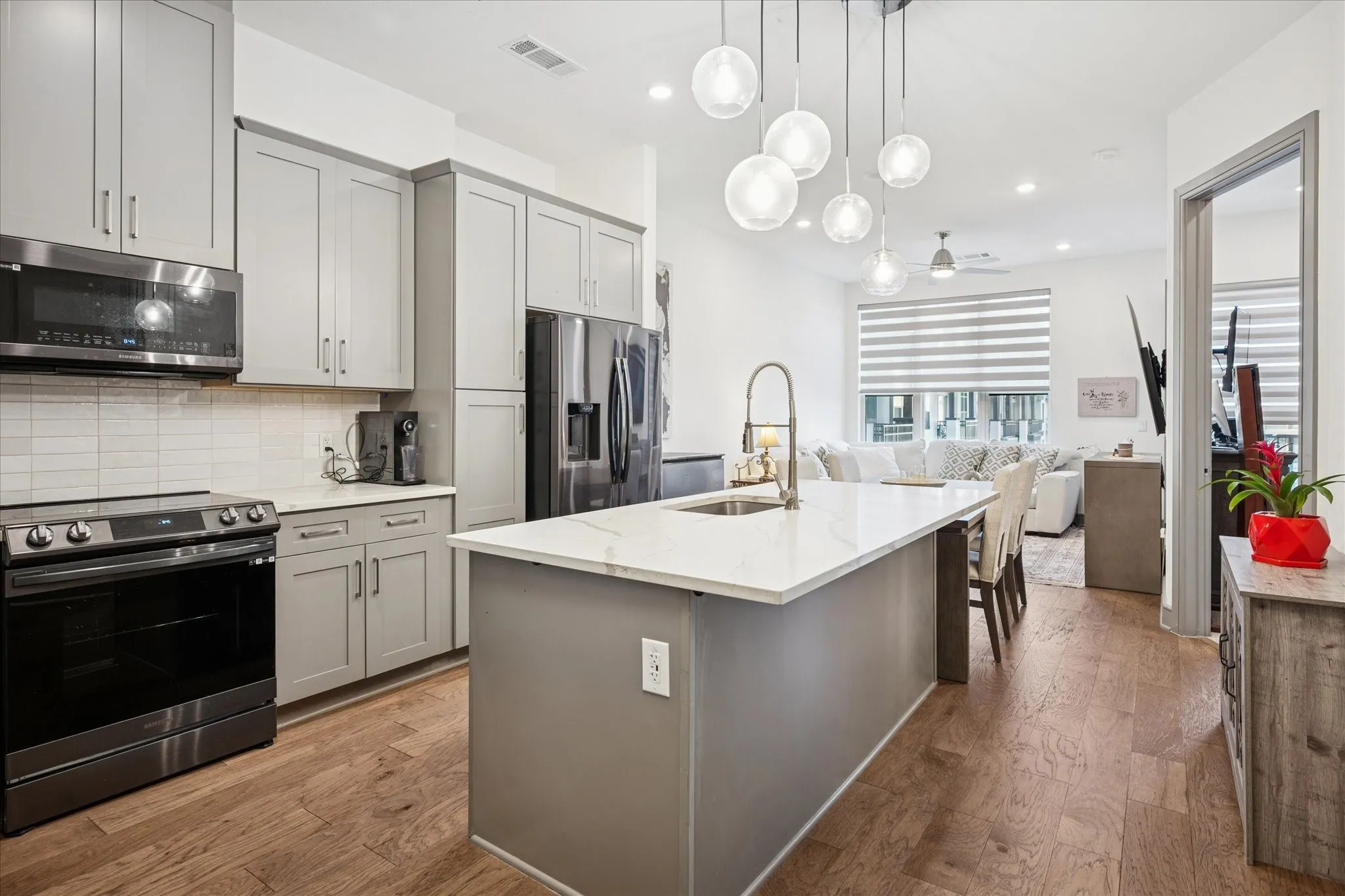 Condominium For Sale in Denton County , 2700 Old Denton Road 3346, Carrollton, Texas 75007, 1 Bedroom, 1 Bathroom, 1 Garage spaces, 835 Sqft, built in 2022, mls#21382642, Real Estate Agent in Carrollton, Homes For Sale in Denton county, Homes For Sale in Carrollton, Realtor in Carrollton Texas, Real Estate Brokerage Independent Realty Texas, Luminita Cordes Realtor