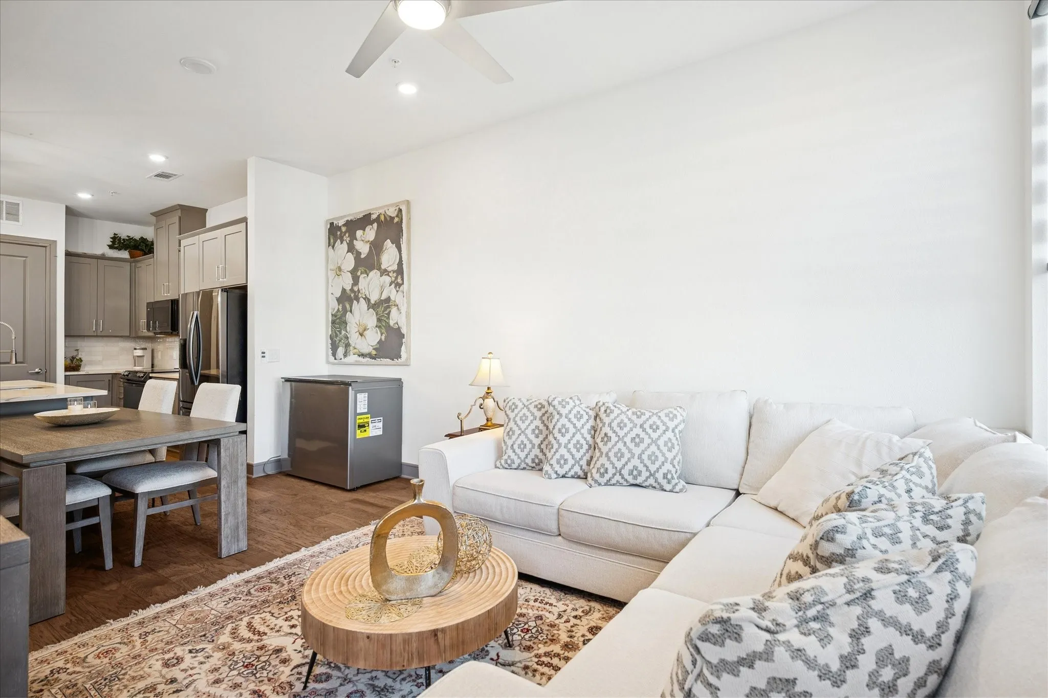 Condominium For Sale in Denton County , 2700 Old Denton Road 3346, Carrollton, Texas 75007, 1 Bedroom, 1 Bathroom, 1 Garage spaces, 835 Sqft, built in 2022, mls#21382642, Real Estate Agent in Carrollton, Homes For Sale in Denton county, Homes For Sale in Carrollton, Realtor in Carrollton Texas, Real Estate Brokerage Independent Realty Texas, Luminita Cordes Realtor