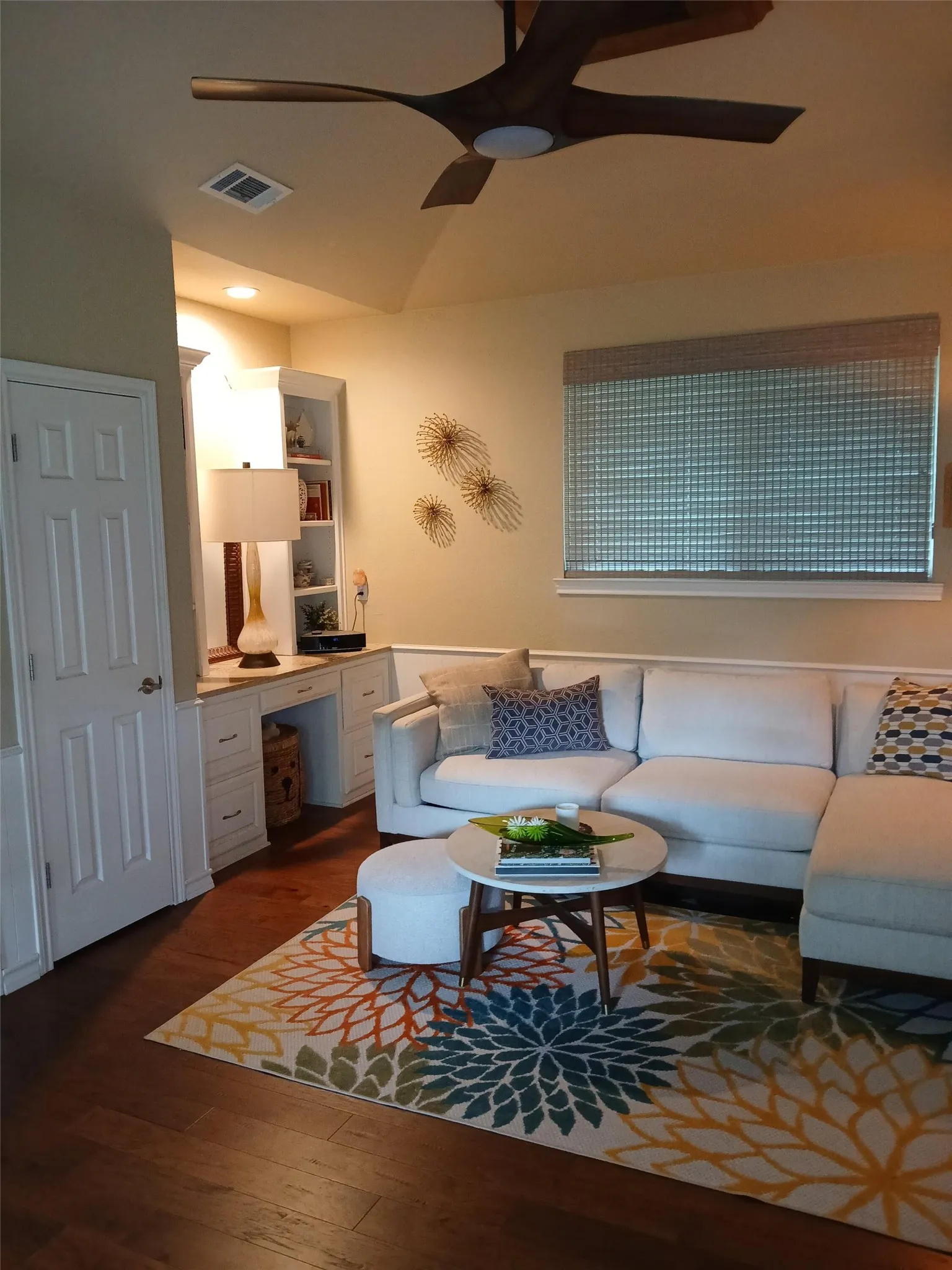 Single Family Residence For Sale in Collin County , 6305 Crested Butte Drive, Dallas, Texas 75252, 3 Bedroom, 3 Bathroom, 2 Garage spaces, 2,175 Sqft, built in 1985, mls#21383869, Real Estate Agent in Dallas, Homes For Sale in Collin county, Homes For Sale in Dallas, Realtor in Dallas Texas, Real Estate Brokerage Independent Realty Texas, Luminita Cordes Realtor