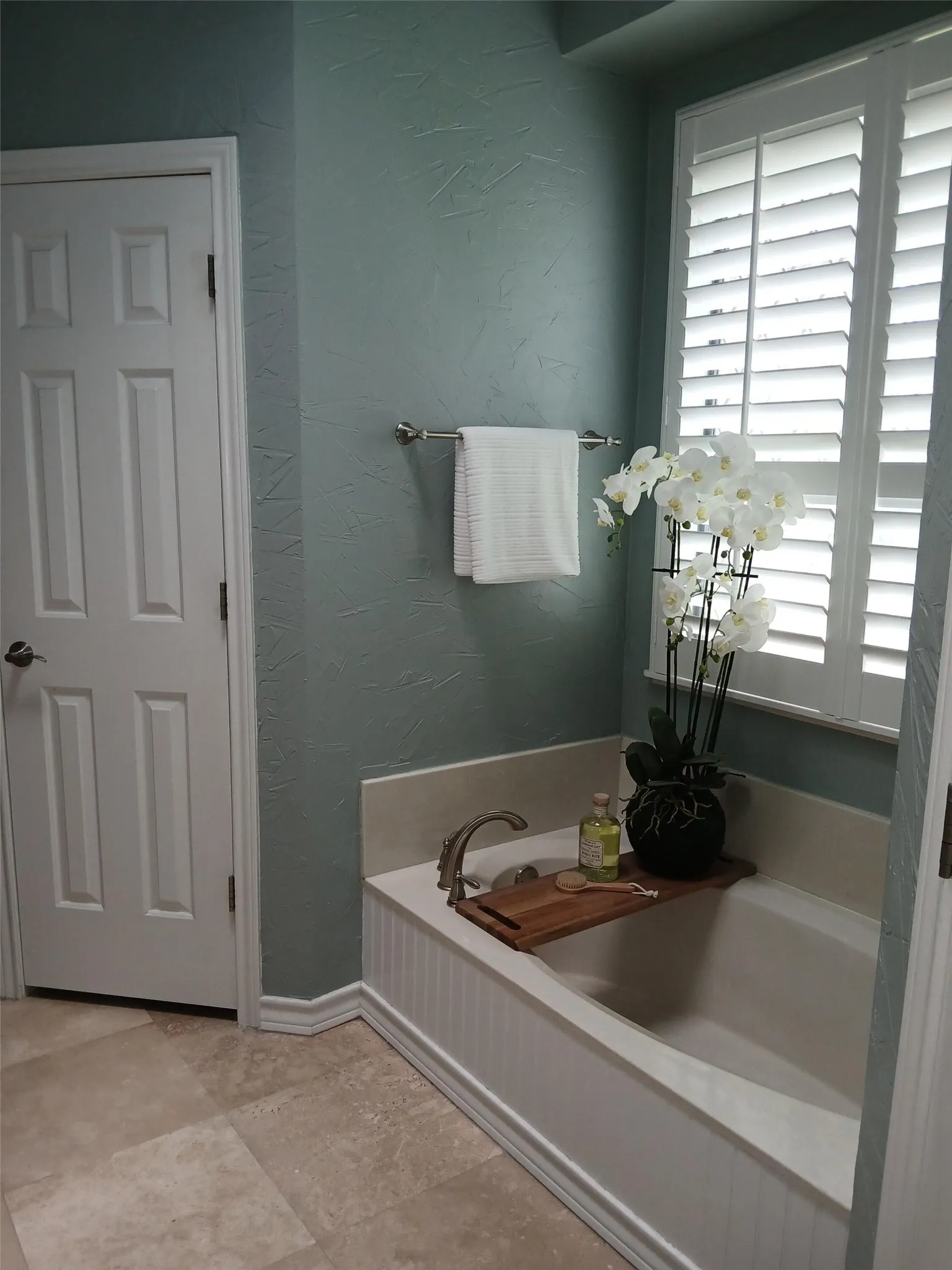 Single Family Residence For Sale in Collin County , 6305 Crested Butte Drive, Dallas, Texas 75252, 3 Bedroom, 3 Bathroom, 2 Garage spaces, 2,175 Sqft, built in 1985, mls#21383869, Real Estate Agent in Dallas, Homes For Sale in Collin county, Homes For Sale in Dallas, Realtor in Dallas Texas, Real Estate Brokerage Independent Realty Texas, Luminita Cordes Realtor