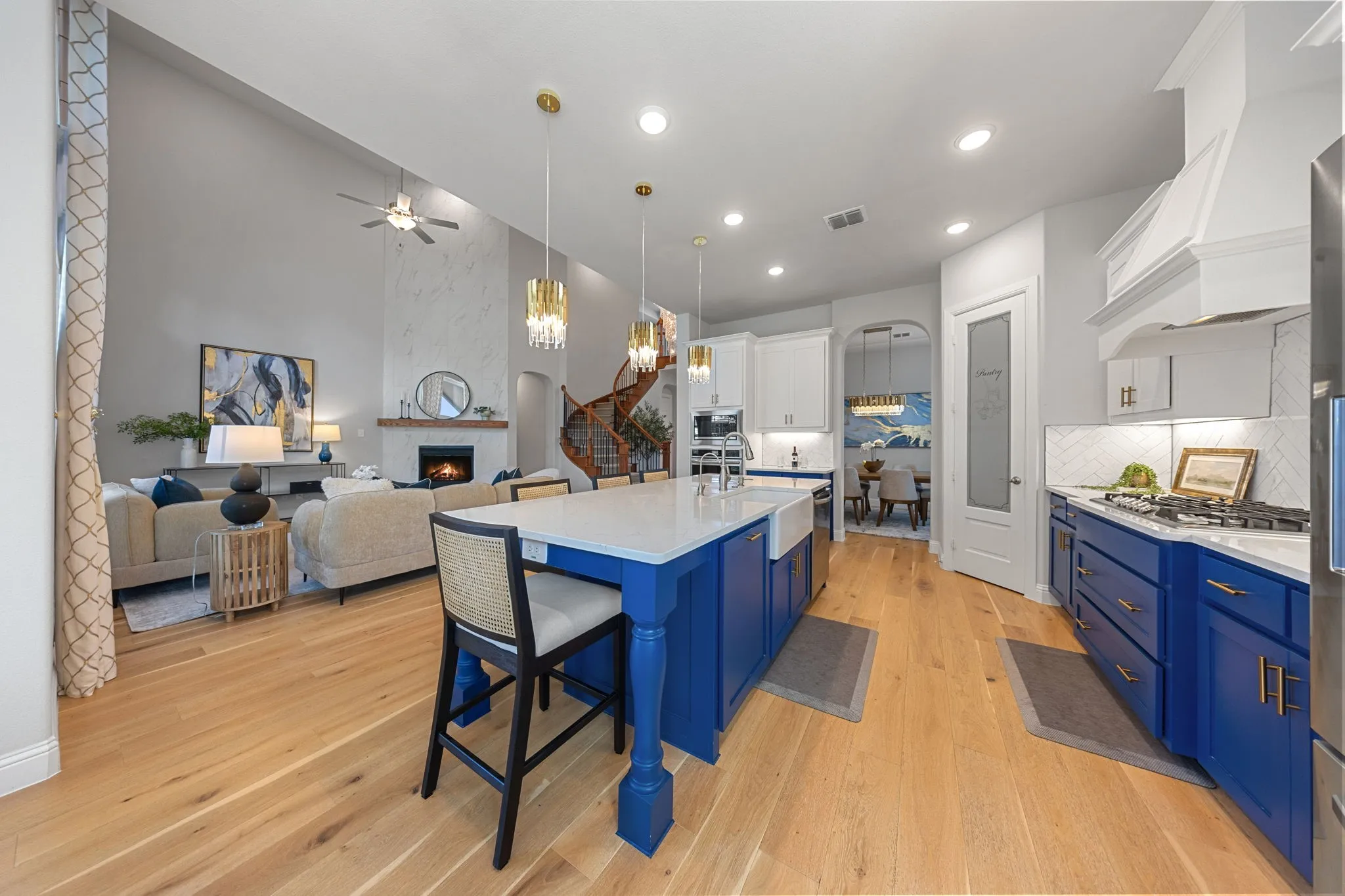 Single Family Residence For Sale in Collin County , 13492 Empire Maker Road, Frisco, Texas 75035, 5 Bedroom, 5 Bathroom, 3 Garage spaces, 3,872 Sqft, built in 2021, mls#21381465, Real Estate Agent in Frisco, Homes For Sale in Collin county, Homes For Sale in Frisco, Realtor in Frisco Texas, Real Estate Brokerage Independent Realty Texas, Luminita Cordes Realtor