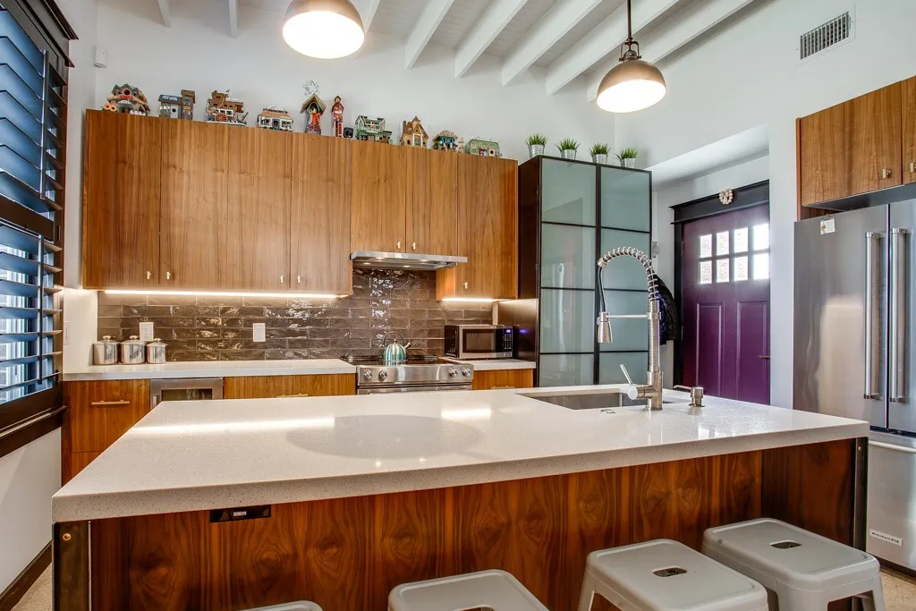 Condominium For Sale in Dallas County , 1038 Kings Highway 1, Dallas, Texas 75208, 2 Bedroom, 2 Bathroom, 1 Garage spaces, 1,574 Sqft, built in 2015, mls#21383803, Real Estate Agent in Dallas, Homes For Sale in Dallas county, Homes For Sale in Dallas, Realtor in Dallas Texas, Real Estate Brokerage Independent Realty Texas, Luminita Cordes Realtor