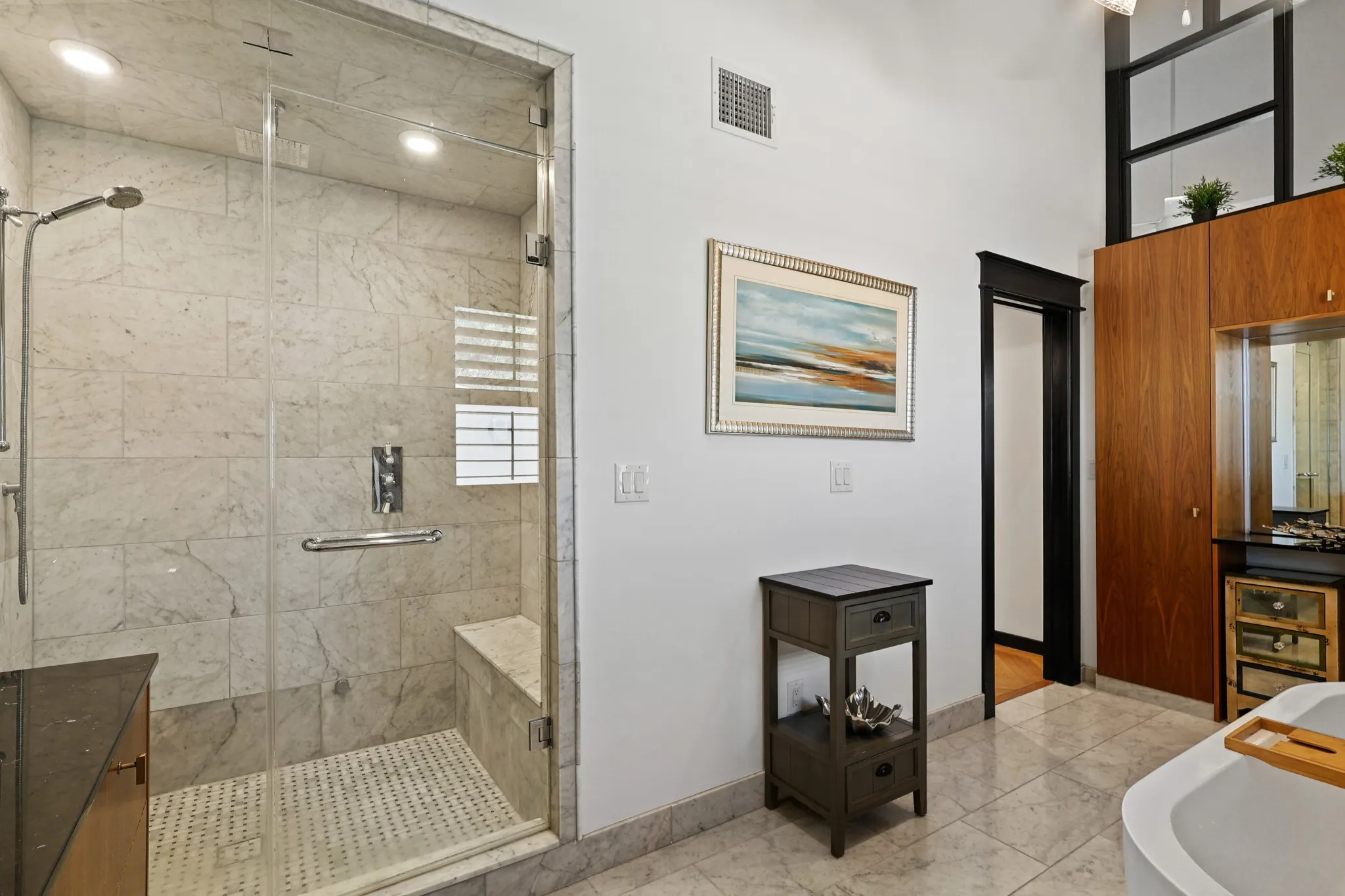 Condominium For Sale in Dallas County , 1038 Kings Highway 1, Dallas, Texas 75208, 2 Bedroom, 2 Bathroom, 1 Garage spaces, 1,574 Sqft, built in 2015, mls#21383803, Real Estate Agent in Dallas, Homes For Sale in Dallas county, Homes For Sale in Dallas, Realtor in Dallas Texas, Real Estate Brokerage Independent Realty Texas, Luminita Cordes Realtor
