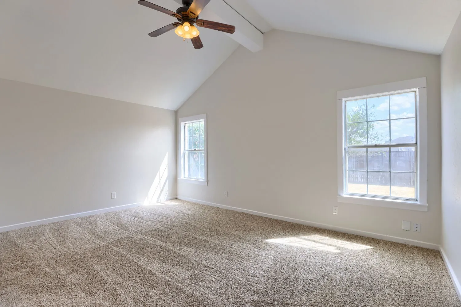 Single Family Residence For Sale in Dallas County , 920 Jacksonhole Lane, Mesquite, Texas 75149, 3 Bedroom, 2 Bathroom, 2 Garage spaces, 1,779 Sqft, built in 1988, mls#21377593, Real Estate Agent in Mesquite, Homes For Sale in Dallas county, Homes For Sale in Mesquite, Realtor in Mesquite Texas, Real Estate Brokerage Independent Realty Texas, Luminita Cordes Realtor