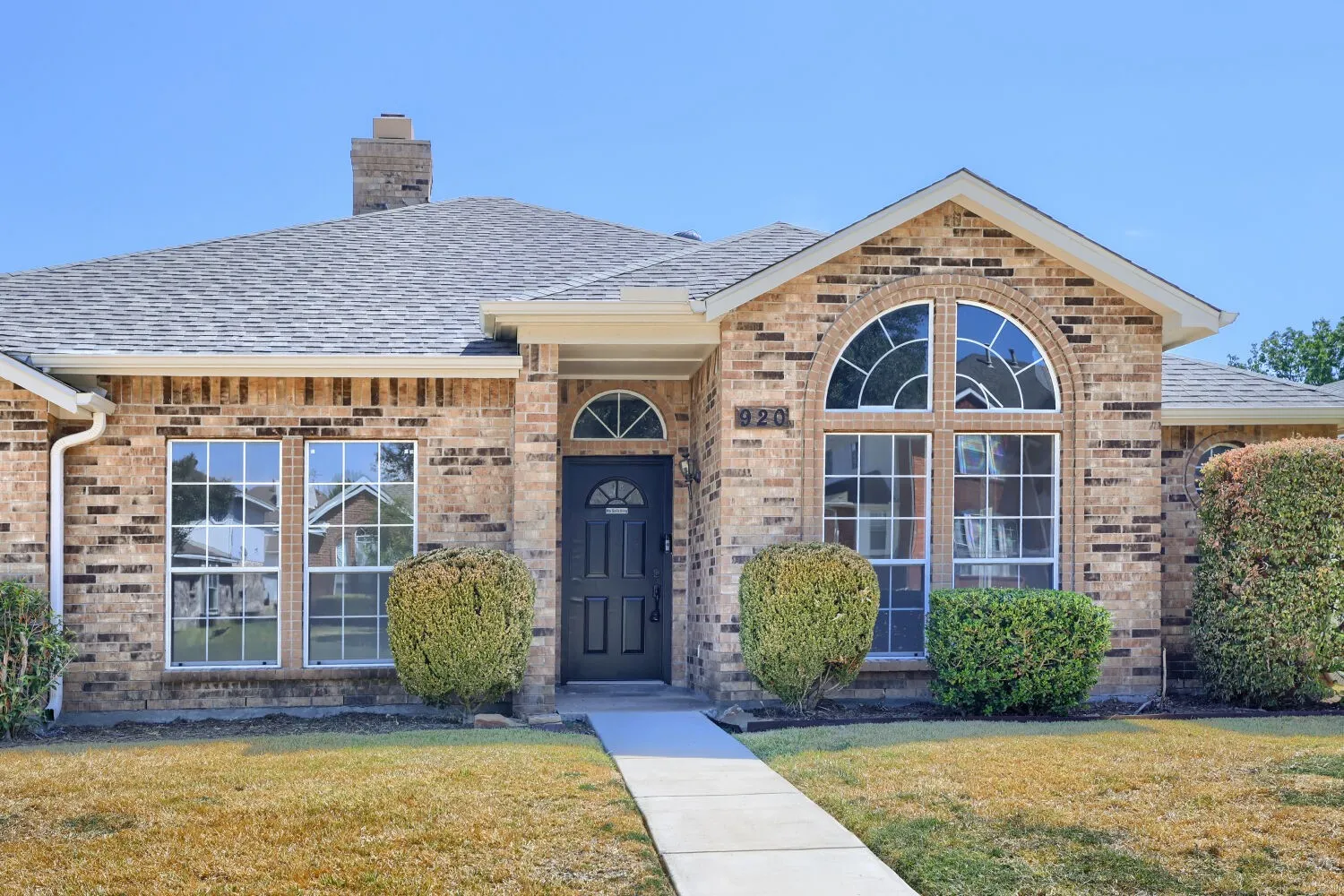 Single Family Residence For Sale in Dallas County , 920 Jacksonhole Lane, Mesquite, Texas 75149, 3 Bedroom, 2 Bathroom, 2 Garage spaces, 1,779 Sqft, built in 1988, mls#21377593, Real Estate Agent in Mesquite, Homes For Sale in Dallas county, Homes For Sale in Mesquite, Realtor in Mesquite Texas, Real Estate Brokerage Independent Realty Texas, Luminita Cordes Realtor