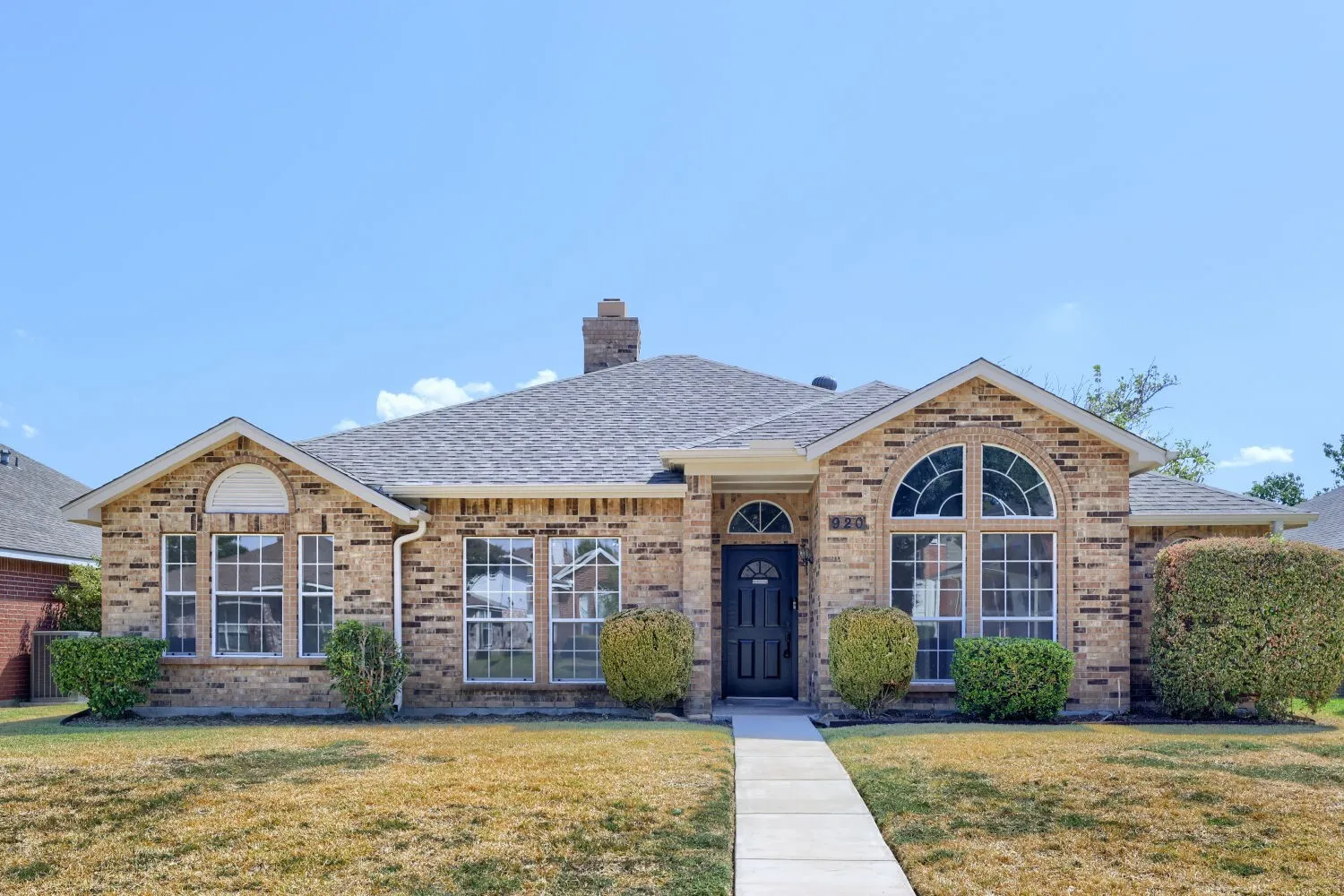 Single Family Residence For Sale in Dallas County , 920 Jacksonhole Lane, Mesquite, Texas 75149, 3 Bedroom, 2 Bathroom, 2 Garage spaces, 1,779 Sqft, built in 1988, mls#21377593, Real Estate Agent in Mesquite, Homes For Sale in Dallas county, Homes For Sale in Mesquite, Realtor in Mesquite Texas, Real Estate Brokerage Independent Realty Texas, Luminita Cordes Realtor