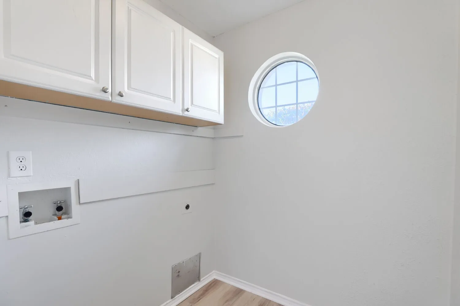 Single Family Residence For Sale in Dallas County , 920 Jacksonhole Lane, Mesquite, Texas 75149, 3 Bedroom, 2 Bathroom, 2 Garage spaces, 1,779 Sqft, built in 1988, mls#21377593, Real Estate Agent in Mesquite, Homes For Sale in Dallas county, Homes For Sale in Mesquite, Realtor in Mesquite Texas, Real Estate Brokerage Independent Realty Texas, Luminita Cordes Realtor