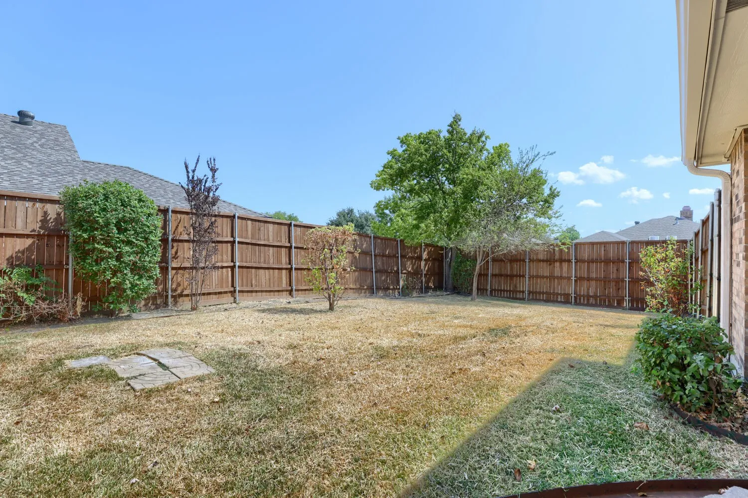 Single Family Residence For Sale in Dallas County , 920 Jacksonhole Lane, Mesquite, Texas 75149, 3 Bedroom, 2 Bathroom, 2 Garage spaces, 1,779 Sqft, built in 1988, mls#21377593, Real Estate Agent in Mesquite, Homes For Sale in Dallas county, Homes For Sale in Mesquite, Realtor in Mesquite Texas, Real Estate Brokerage Independent Realty Texas, Luminita Cordes Realtor