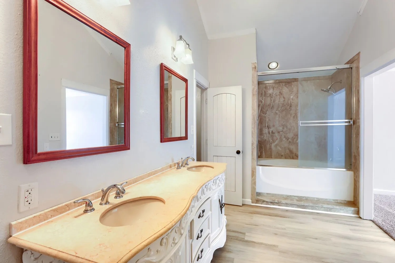 Single Family Residence For Sale in Dallas County , 920 Jacksonhole Lane, Mesquite, Texas 75149, 3 Bedroom, 2 Bathroom, 2 Garage spaces, 1,779 Sqft, built in 1988, mls#21377593, Real Estate Agent in Mesquite, Homes For Sale in Dallas county, Homes For Sale in Mesquite, Realtor in Mesquite Texas, Real Estate Brokerage Independent Realty Texas, Luminita Cordes Realtor