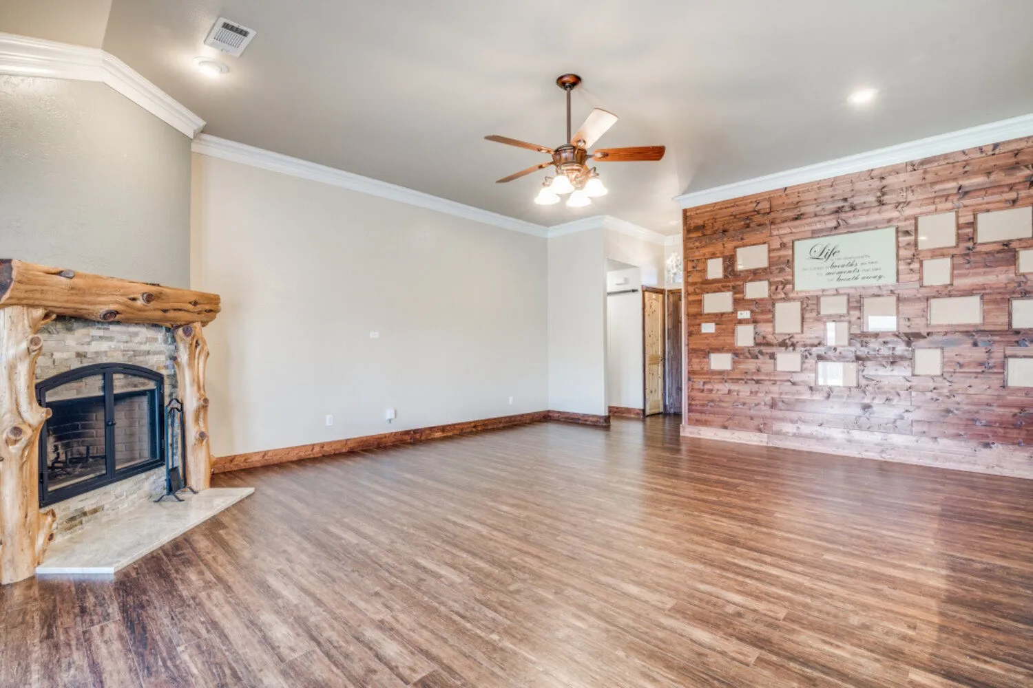 Single Family Residence For Rent in Rockwall County , 412 Autumn Trail, Royse City, Texas 75189, 3 Bedroom, 2 Bathroom, 2 Garage spaces, 1,497 Sqft, built in 2006, mls#21383874, Real Estate Agent in Royse City, Homes For Rent in Rockwall county, Homes For Rent in Royse City, Realtor in Royse City Texas, Real Estate Brokerage Independent Realty Texas, Luminita Cordes Realtor
