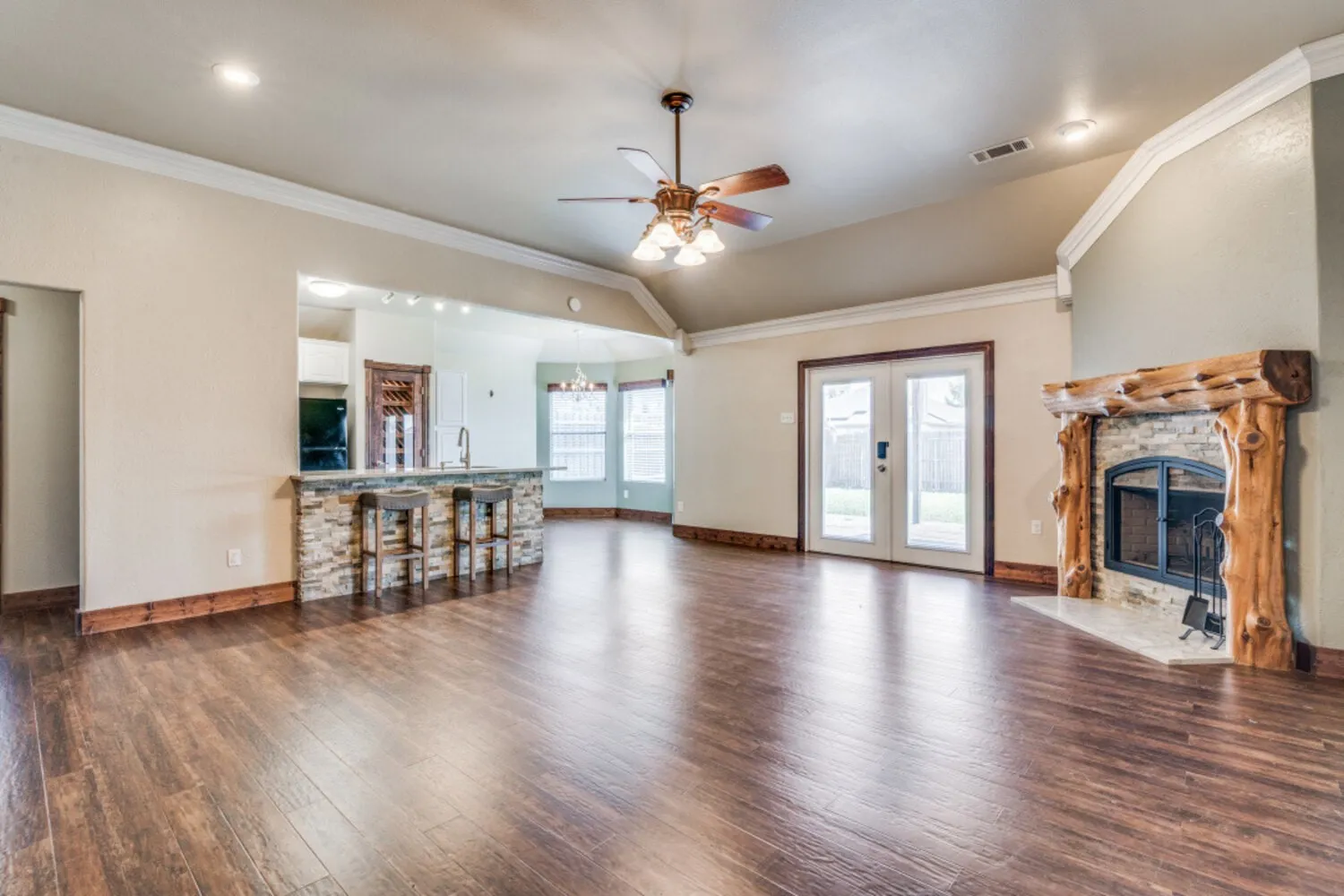 Single Family Residence For Rent in Rockwall County , 412 Autumn Trail, Royse City, Texas 75189, 3 Bedroom, 2 Bathroom, 2 Garage spaces, 1,497 Sqft, built in 2006, mls#21383874, Real Estate Agent in Royse City, Homes For Rent in Rockwall county, Homes For Rent in Royse City, Realtor in Royse City Texas, Real Estate Brokerage Independent Realty Texas, Luminita Cordes Realtor