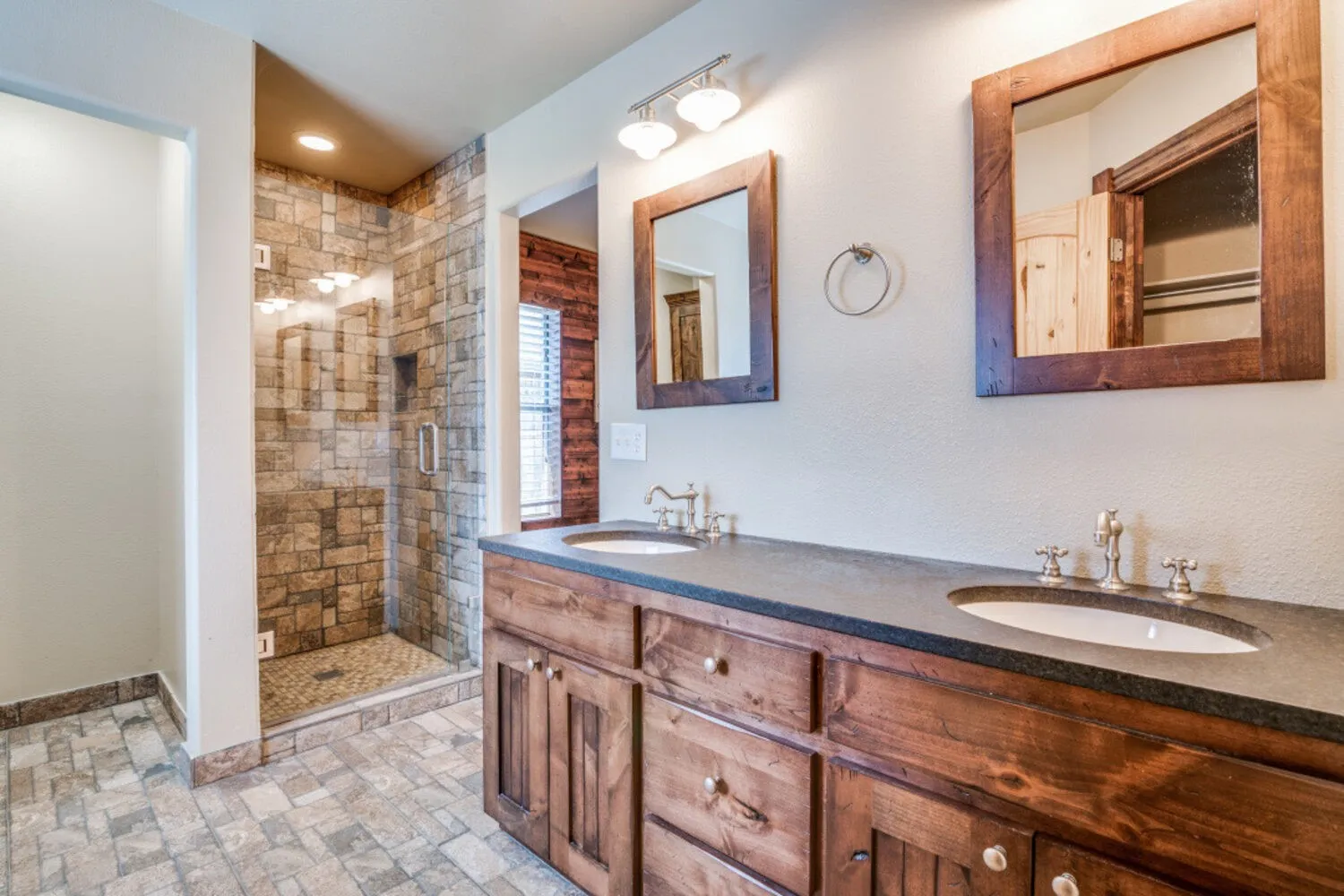 Single Family Residence For Rent in Rockwall County , 412 Autumn Trail, Royse City, Texas 75189, 3 Bedroom, 2 Bathroom, 2 Garage spaces, 1,497 Sqft, built in 2006, mls#21383874, Real Estate Agent in Royse City, Homes For Rent in Rockwall county, Homes For Rent in Royse City, Realtor in Royse City Texas, Real Estate Brokerage Independent Realty Texas, Luminita Cordes Realtor