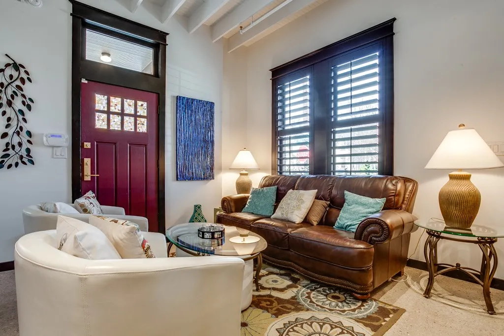 Condominium For Rent in Dallas County , 1038 Kings Highway 1, Dallas, Texas 75208, 2 Bedroom, 3 Bathroom, 1 Garage spaces, 1,574 Sqft, built in 2015, mls#21383877, Real Estate Agent in Dallas, Homes For Rent in Dallas county, Homes For Rent in Dallas, Realtor in Dallas Texas, Real Estate Brokerage Independent Realty Texas, Luminita Cordes Realtor