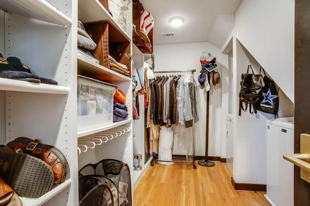Walk in Closet