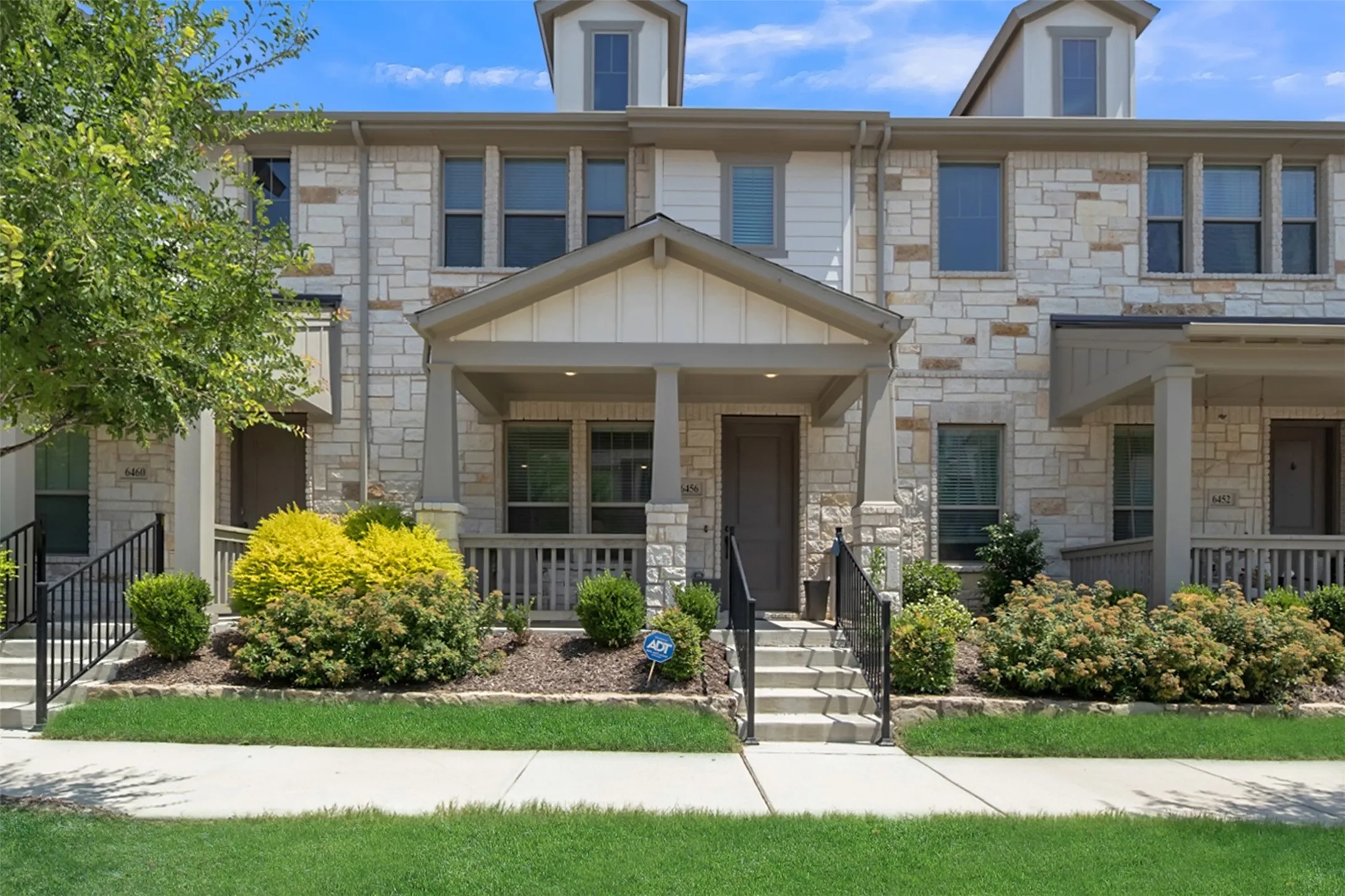 Townhouse For Rent in Tarrant County , 6456 Northern Dancer Drive, North Richland Hills, Texas 76180, 3 Bedroom, 3 Bathroom, 2 Garage spaces, 1,690 Sqft, built in 2020, mls#21381230, Real Estate Agent in North Richland Hills, Homes For Rent in Tarrant county, Homes For Rent in North Richland Hills, Realtor in North Richland Hills Texas, Real Estate Brokerage Independent Realty Texas, Luminita Cordes Realtor