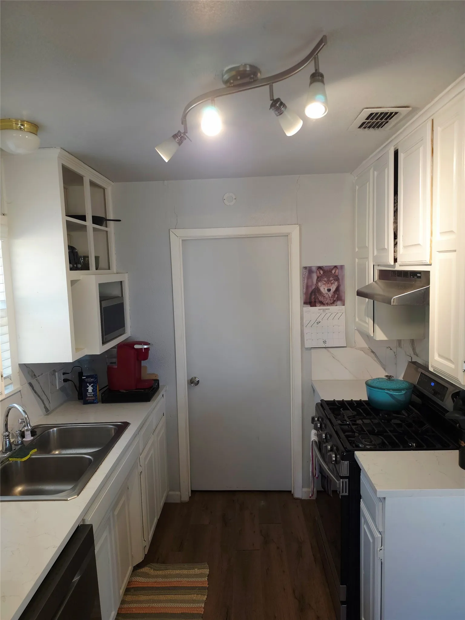 Single Family Residence For Sale in Fannin County , 1309 S 6th Street, Bonham, Texas 75418, 3 Bedroom, 1 Bathroom, Garage spaces, 960 Sqft, built in 1985, mls#21383531, Real Estate Agent in Bonham, Homes For Sale in Fannin county, Homes For Sale in Bonham, Realtor in Bonham Texas, Real Estate Brokerage Independent Realty Texas, Luminita Cordes Realtor