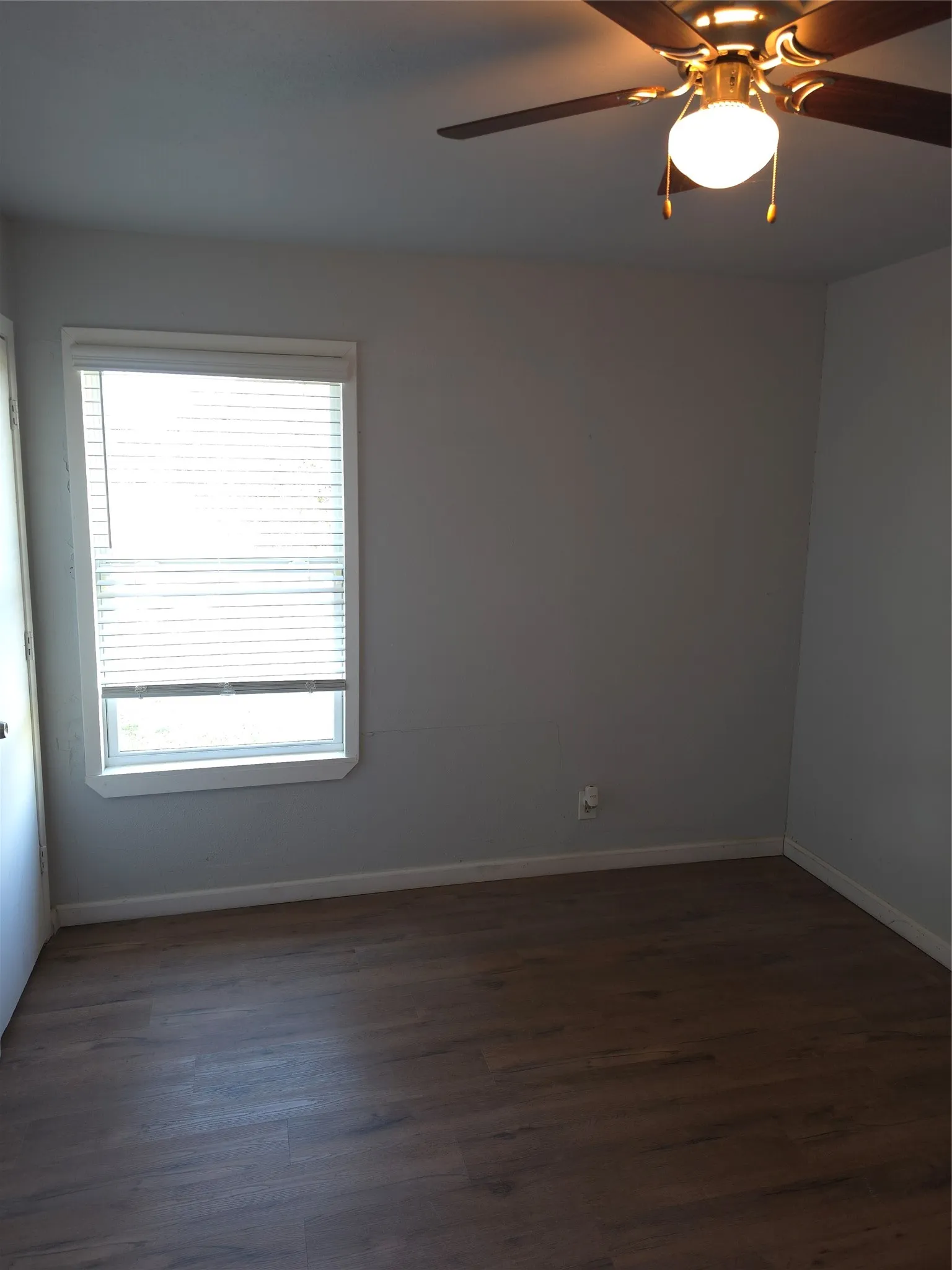 Single Family Residence For Sale in Fannin County , 1309 S 6th Street, Bonham, Texas 75418, 3 Bedroom, 1 Bathroom, Garage spaces, 960 Sqft, built in 1985, mls#21383531, Real Estate Agent in Bonham, Homes For Sale in Fannin county, Homes For Sale in Bonham, Realtor in Bonham Texas, Real Estate Brokerage Independent Realty Texas, Luminita Cordes Realtor