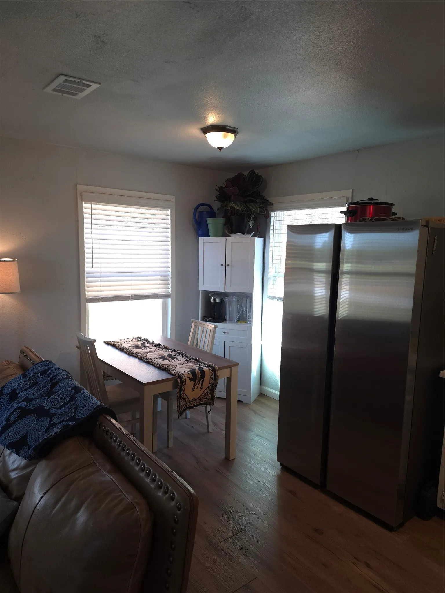 Single Family Residence For Sale in Fannin County , 1309 S 6th Street, Bonham, Texas 75418, 3 Bedroom, 1 Bathroom, Garage spaces, 960 Sqft, built in 1985, mls#21383531, Real Estate Agent in Bonham, Homes For Sale in Fannin county, Homes For Sale in Bonham, Realtor in Bonham Texas, Real Estate Brokerage Independent Realty Texas, Luminita Cordes Realtor