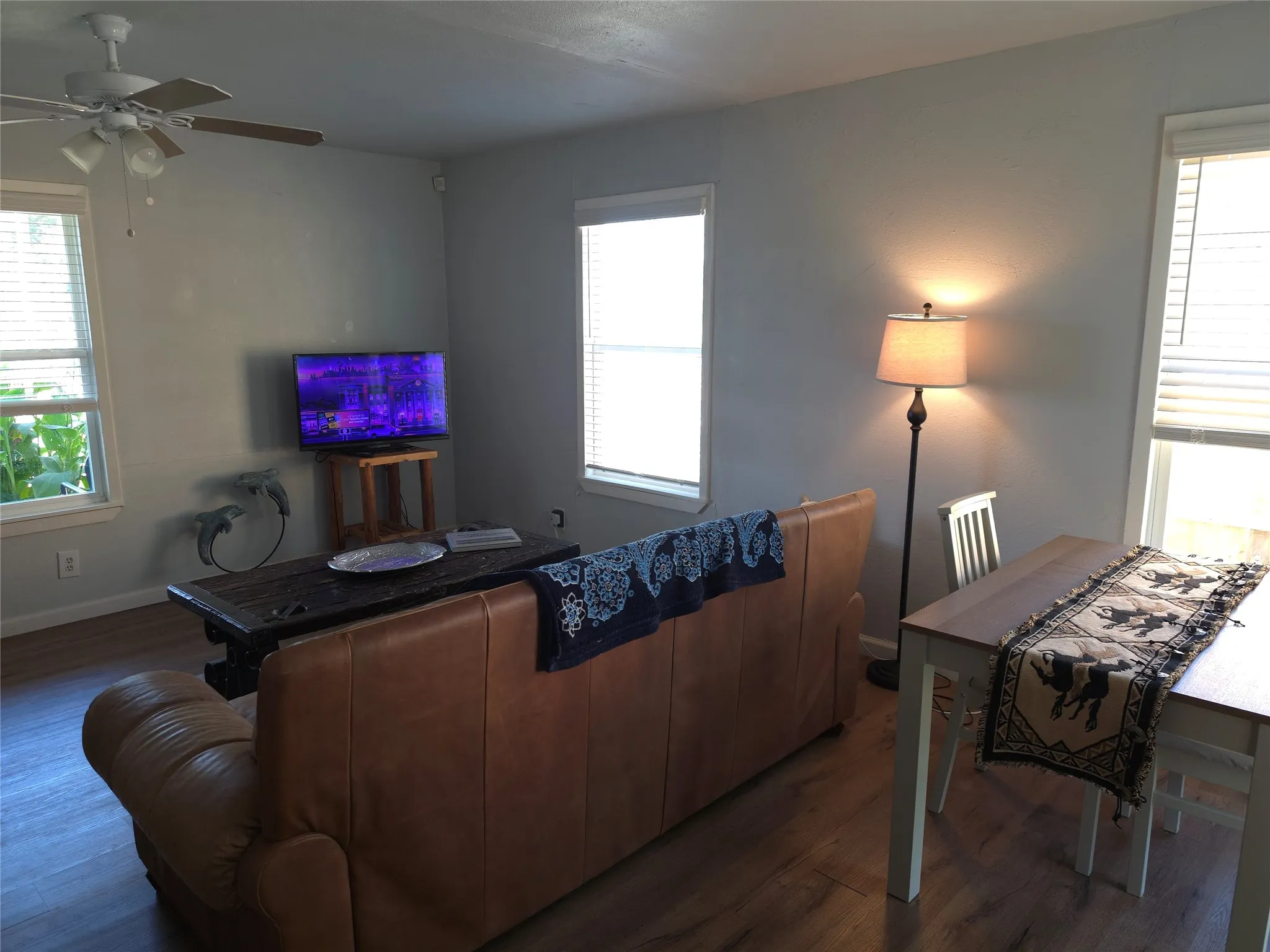 Single Family Residence For Sale in Fannin County , 1309 S 6th Street, Bonham, Texas 75418, 3 Bedroom, 1 Bathroom, Garage spaces, 960 Sqft, built in 1985, mls#21383531, Real Estate Agent in Bonham, Homes For Sale in Fannin county, Homes For Sale in Bonham, Realtor in Bonham Texas, Real Estate Brokerage Independent Realty Texas, Luminita Cordes Realtor
