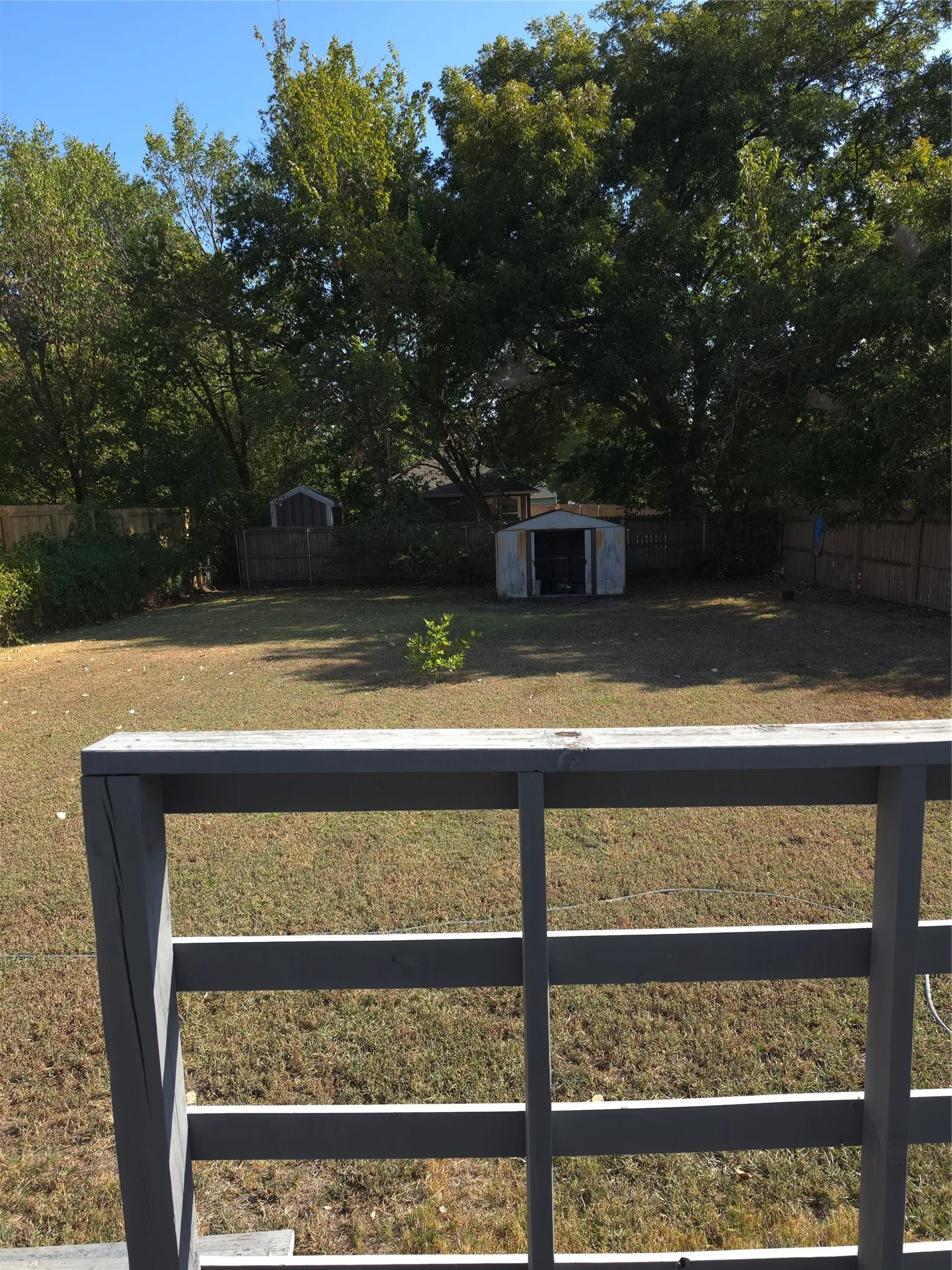 Single Family Residence For Sale in Fannin County , 1309 S 6th Street, Bonham, Texas 75418, 3 Bedroom, 1 Bathroom, Garage spaces, 960 Sqft, built in 1985, mls#21383531, Real Estate Agent in Bonham, Homes For Sale in Fannin county, Homes For Sale in Bonham, Realtor in Bonham Texas, Real Estate Brokerage Independent Realty Texas, Luminita Cordes Realtor