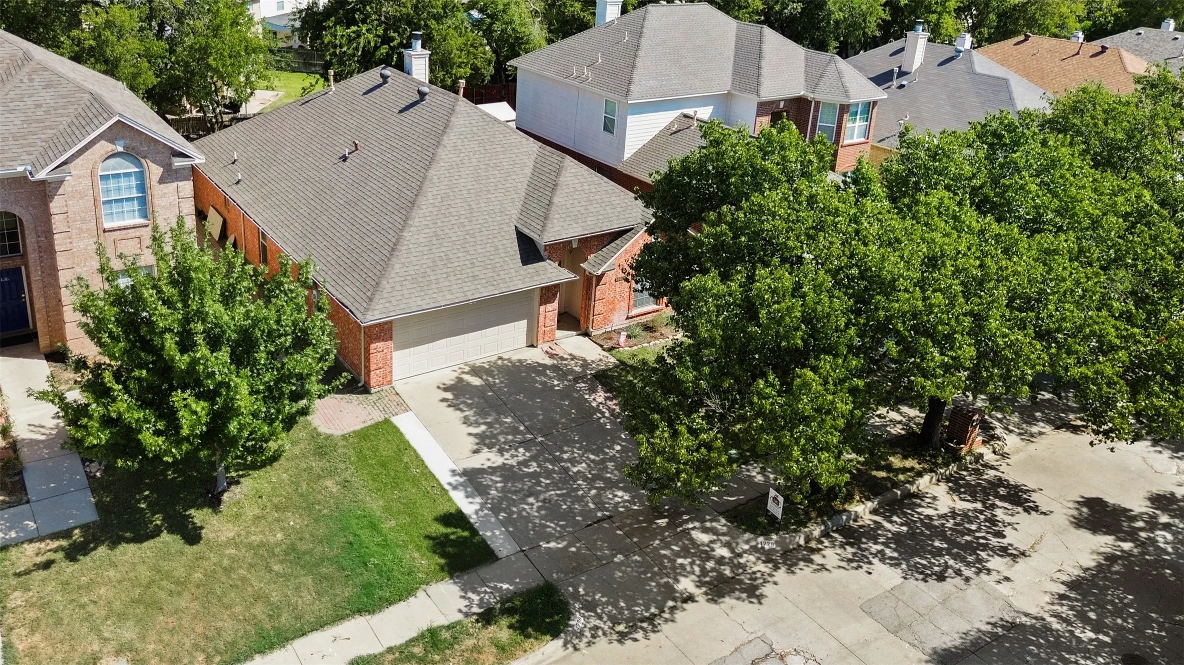 Single Family Residence For Sale in Tarrant County , 4729 Grant Park Avenue, Fort Worth, Texas 76137, 4 Bedroom, 2 Bathroom, 2 Garage spaces, 1,886 Sqft, built in 1996, mls#21381280, Real Estate Agent in Fort Worth, Homes For Sale in Tarrant county, Homes For Sale in Fort Worth, Realtor in Fort Worth Texas, Real Estate Brokerage Independent Realty Texas, Luminita Cordes Realtor