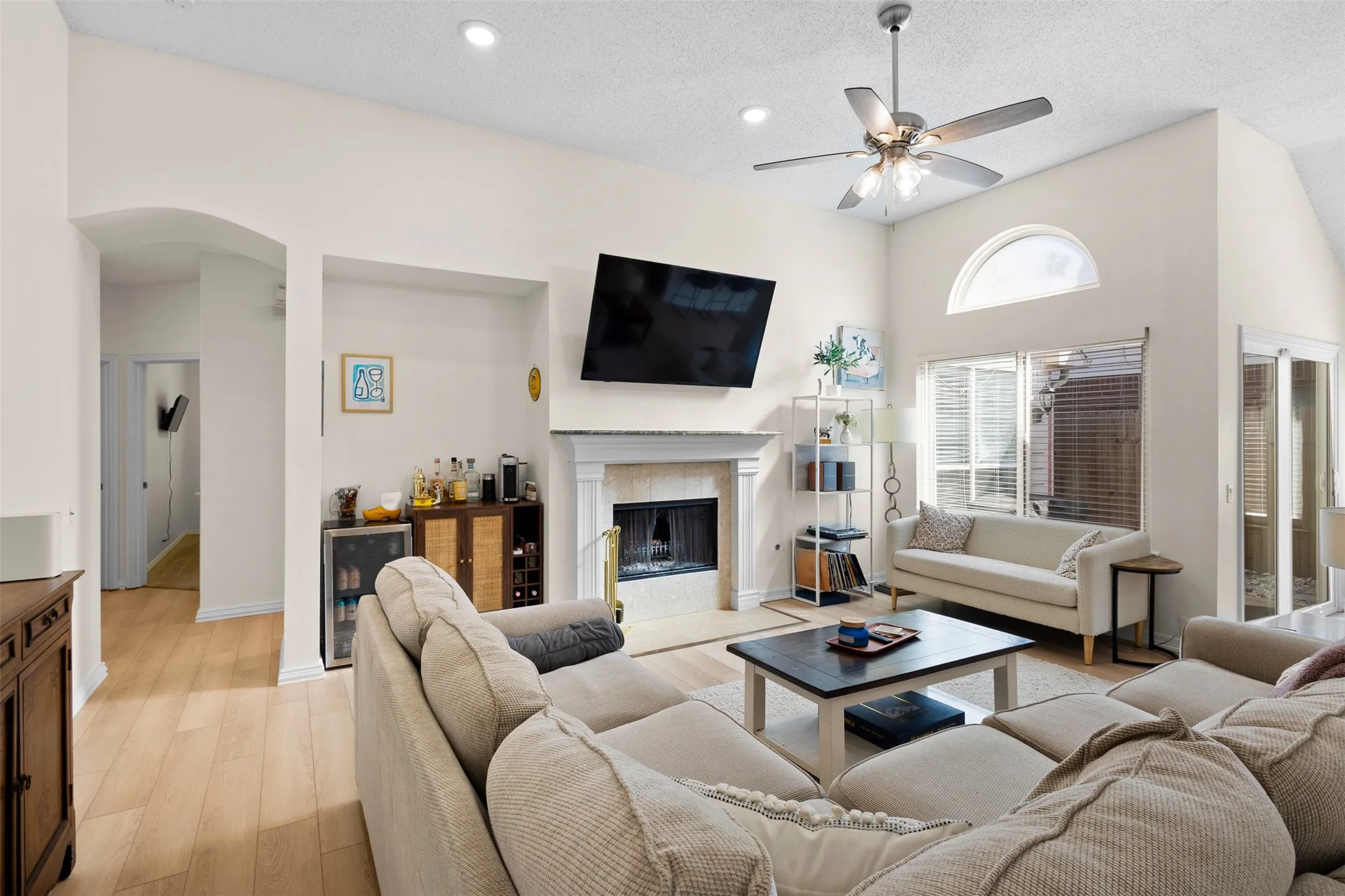Single Family Residence For Sale in Tarrant County , 4729 Grant Park Avenue, Fort Worth, Texas 76137, 4 Bedroom, 2 Bathroom, 2 Garage spaces, 1,886 Sqft, built in 1996, mls#21381280, Real Estate Agent in Fort Worth, Homes For Sale in Tarrant county, Homes For Sale in Fort Worth, Realtor in Fort Worth Texas, Real Estate Brokerage Independent Realty Texas, Luminita Cordes Realtor