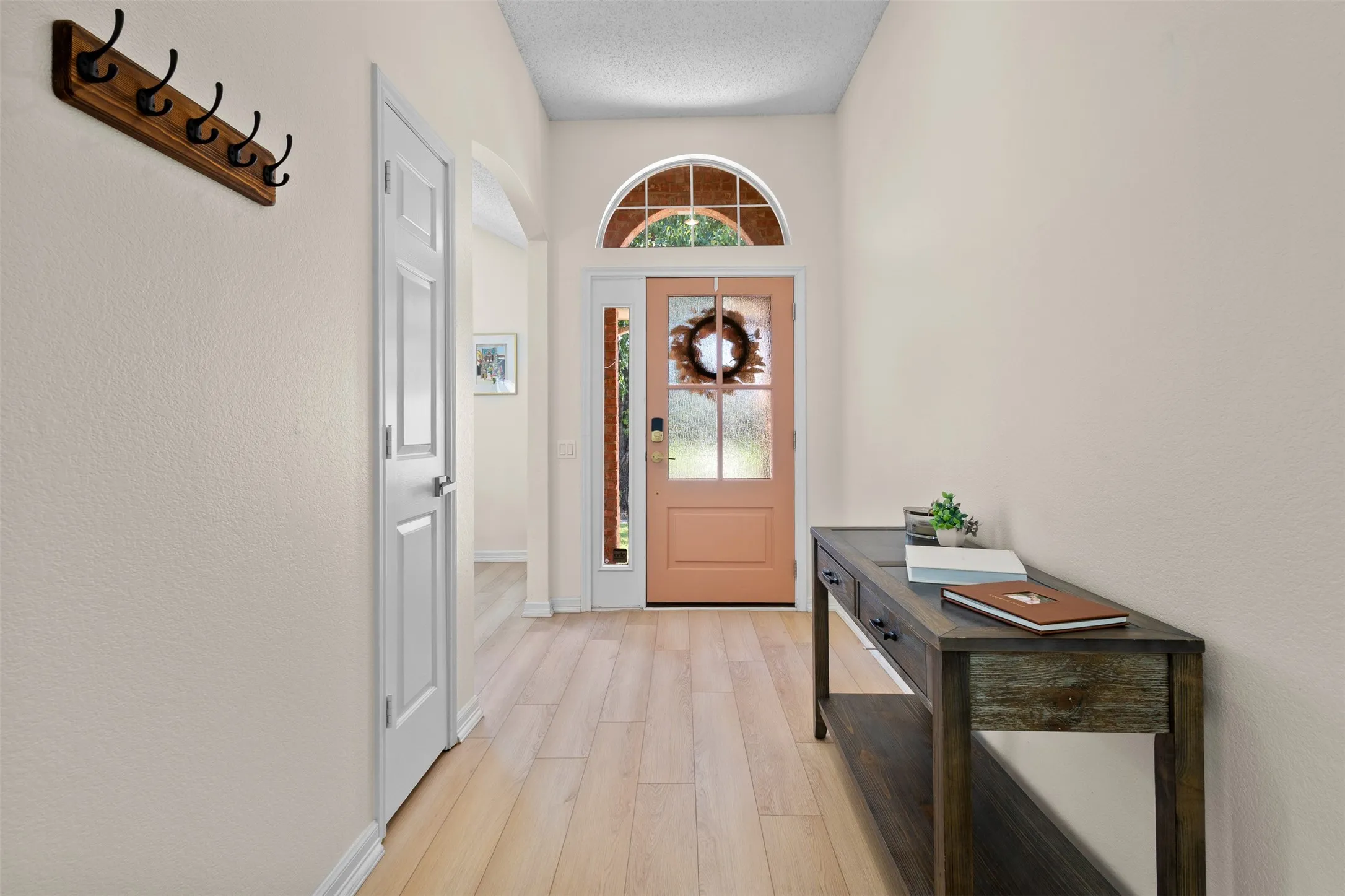 Single Family Residence For Sale in Tarrant County , 4729 Grant Park Avenue, Fort Worth, Texas 76137, 4 Bedroom, 2 Bathroom, 2 Garage spaces, 1,886 Sqft, built in 1996, mls#21381280, Real Estate Agent in Fort Worth, Homes For Sale in Tarrant county, Homes For Sale in Fort Worth, Realtor in Fort Worth Texas, Real Estate Brokerage Independent Realty Texas, Luminita Cordes Realtor