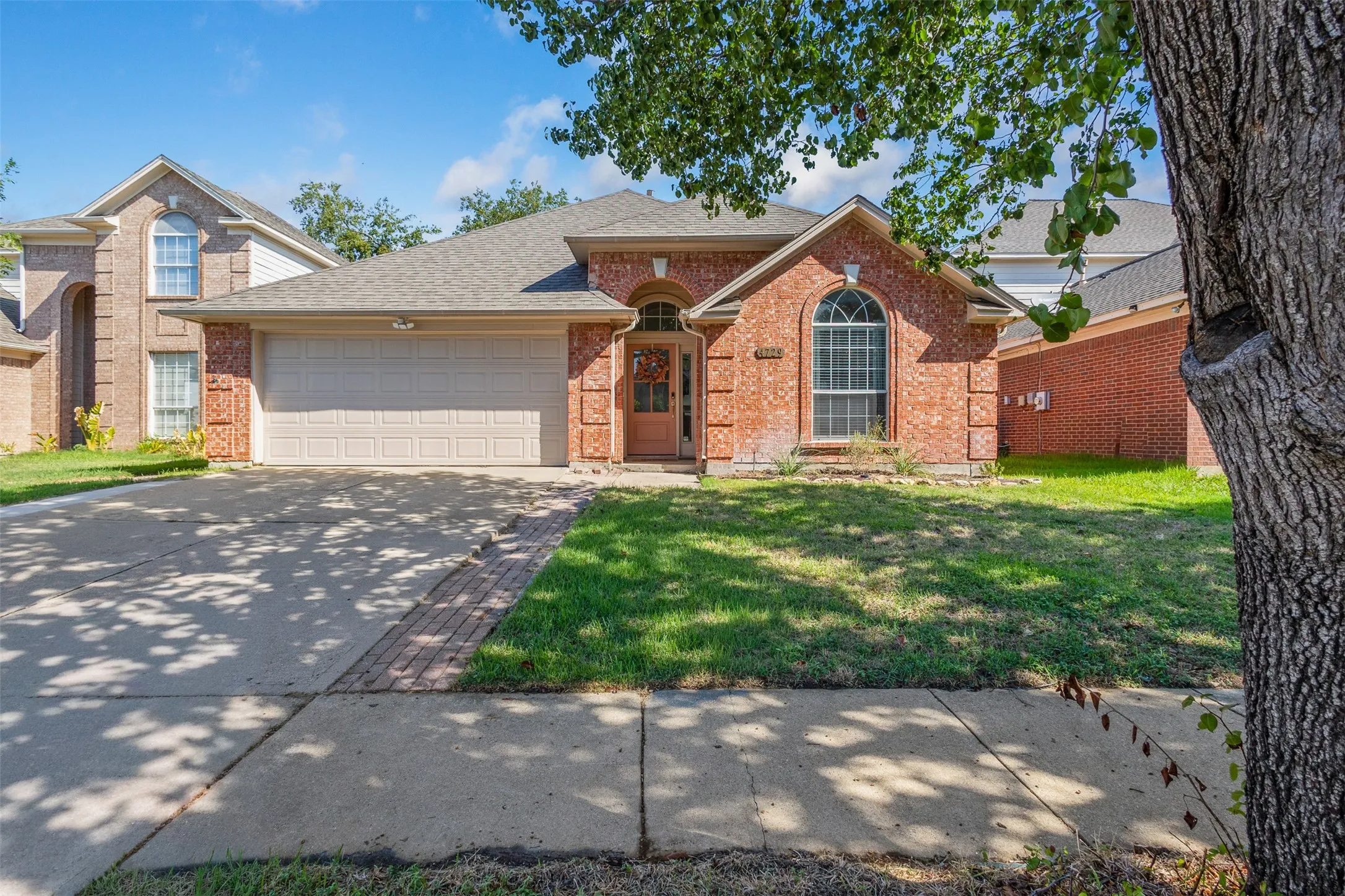Single Family Residence For Sale in Tarrant County , 4729 Grant Park Avenue, Fort Worth, Texas 76137, 4 Bedroom, 2 Bathroom, 2 Garage spaces, 1,886 Sqft, built in 1996, mls#21381280, Real Estate Agent in Fort Worth, Homes For Sale in Tarrant county, Homes For Sale in Fort Worth, Realtor in Fort Worth Texas, Real Estate Brokerage Independent Realty Texas, Luminita Cordes Realtor