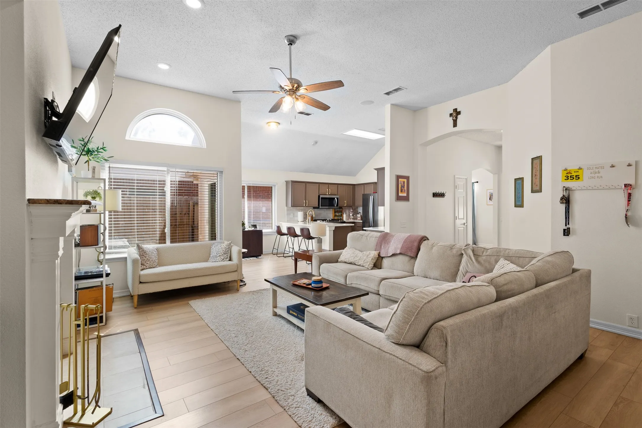 Single Family Residence For Sale in Tarrant County , 4729 Grant Park Avenue, Fort Worth, Texas 76137, 4 Bedroom, 2 Bathroom, 2 Garage spaces, 1,886 Sqft, built in 1996, mls#21381280, Real Estate Agent in Fort Worth, Homes For Sale in Tarrant county, Homes For Sale in Fort Worth, Realtor in Fort Worth Texas, Real Estate Brokerage Independent Realty Texas, Luminita Cordes Realtor