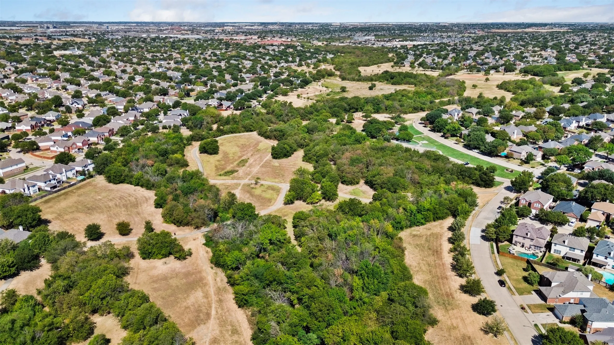 Single Family Residence For Sale in Tarrant County , 4729 Grant Park Avenue, Fort Worth, Texas 76137, 4 Bedroom, 2 Bathroom, 2 Garage spaces, 1,886 Sqft, built in 1996, mls#21381280, Real Estate Agent in Fort Worth, Homes For Sale in Tarrant county, Homes For Sale in Fort Worth, Realtor in Fort Worth Texas, Real Estate Brokerage Independent Realty Texas, Luminita Cordes Realtor