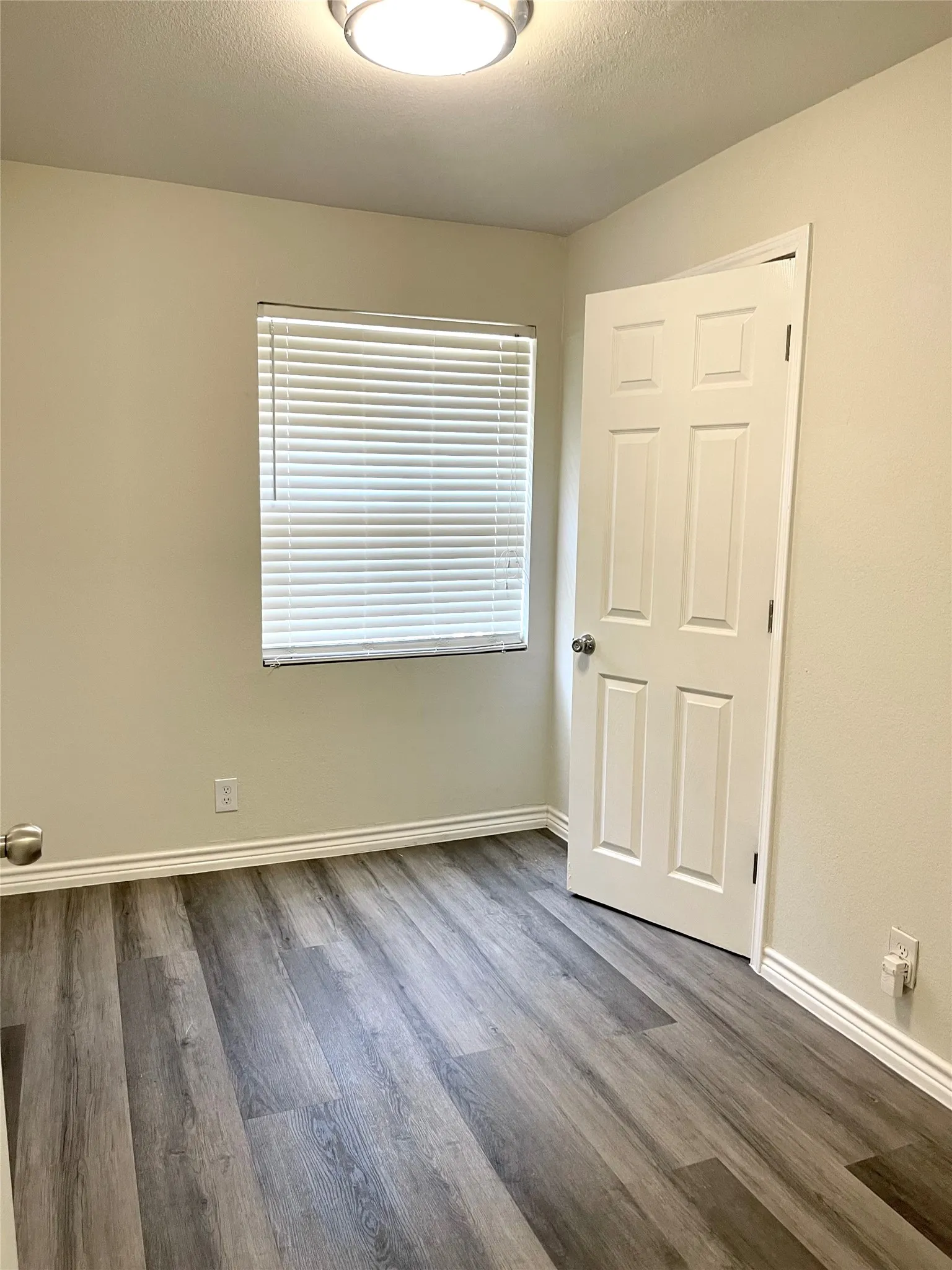 Single Family Residence For Sale in Collin County , 1210 Troy Road, Wylie, Texas 75098, 4 Bedroom, 2 Bathroom, Garage spaces, 1,525 Sqft, built in 1964, mls#21382637, Real Estate Agent in Wylie, Homes For Sale in Collin county, Homes For Sale in Wylie, Realtor in Wylie Texas, Real Estate Brokerage Independent Realty Texas, Luminita Cordes Realtor