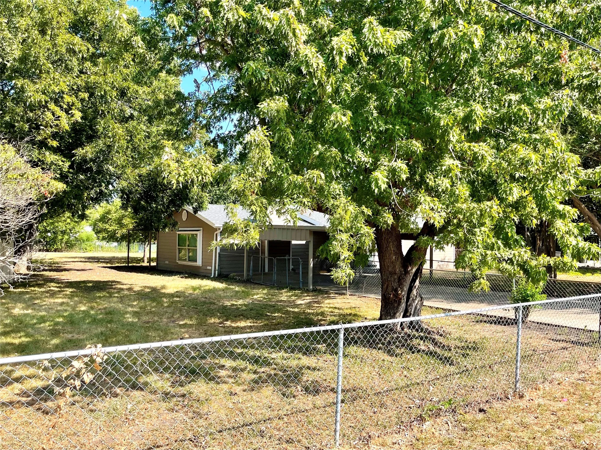 Single Family Residence For Sale in Collin County , 1210 Troy Road, Wylie, Texas 75098, 4 Bedroom, 2 Bathroom, Garage spaces, 1,525 Sqft, built in 1964, mls#21382637, Real Estate Agent in Wylie, Homes For Sale in Collin county, Homes For Sale in Wylie, Realtor in Wylie Texas, Real Estate Brokerage Independent Realty Texas, Luminita Cordes Realtor