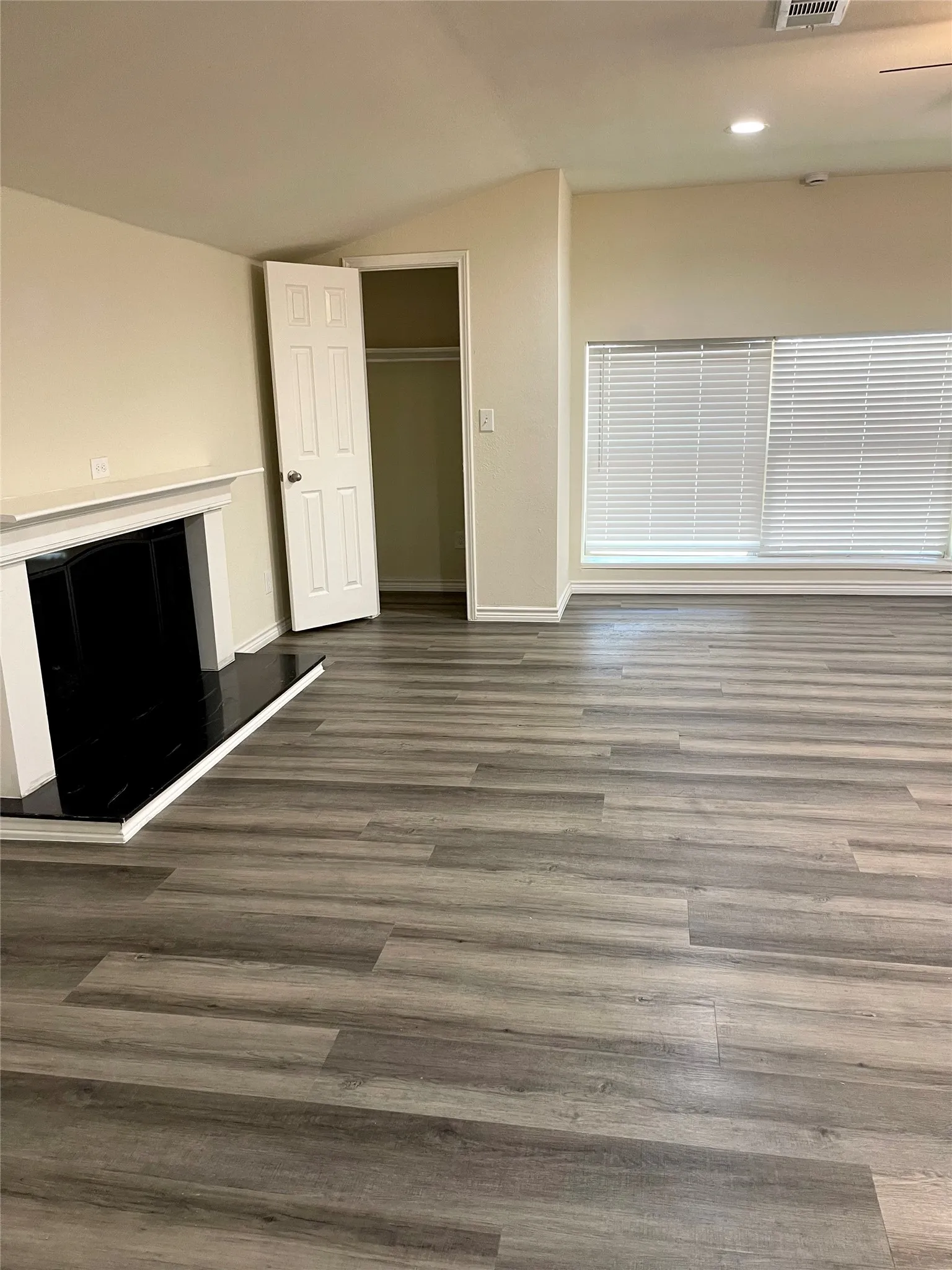 Single Family Residence For Sale in Collin County , 1210 Troy Road, Wylie, Texas 75098, 4 Bedroom, 2 Bathroom, Garage spaces, 1,525 Sqft, built in 1964, mls#21382637, Real Estate Agent in Wylie, Homes For Sale in Collin county, Homes For Sale in Wylie, Realtor in Wylie Texas, Real Estate Brokerage Independent Realty Texas, Luminita Cordes Realtor