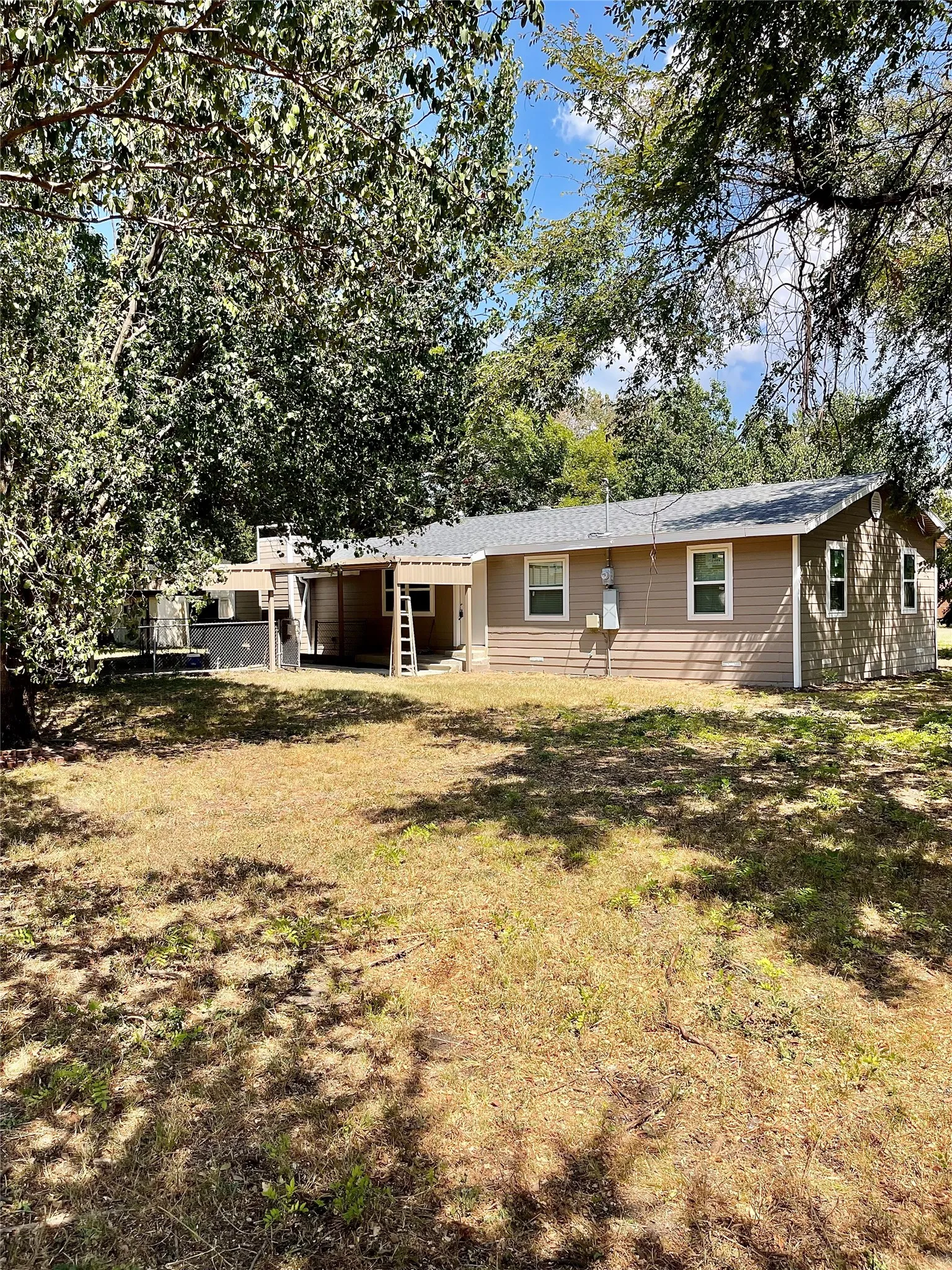 Single Family Residence For Sale in Collin County , 1210 Troy Road, Wylie, Texas 75098, 4 Bedroom, 2 Bathroom, Garage spaces, 1,525 Sqft, built in 1964, mls#21382637, Real Estate Agent in Wylie, Homes For Sale in Collin county, Homes For Sale in Wylie, Realtor in Wylie Texas, Real Estate Brokerage Independent Realty Texas, Luminita Cordes Realtor