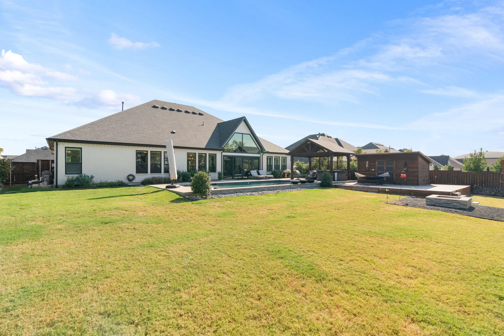 Single Family Residence For Sale in Denton County , 11508 Hickory Falls Drive, Argyle, Texas 76226, 4 Bedroom, 5 Bathroom, 3 Garage spaces, 4,307 Sqft, built in 2020, mls#21375292, Real Estate Agent in Argyle, Homes For Sale in Denton county, Homes For Sale in Argyle, Realtor in Argyle Texas, Real Estate Brokerage Independent Realty Texas, Luminita Cordes Realtor