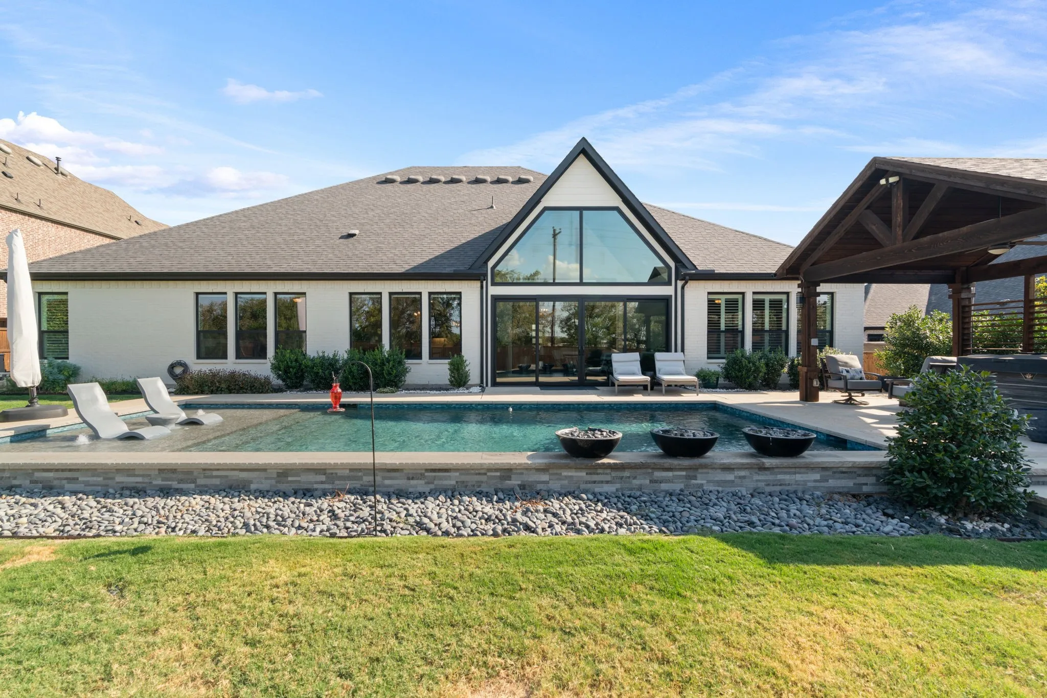 Single Family Residence For Sale in Denton County , 11508 Hickory Falls Drive, Argyle, Texas 76226, 4 Bedroom, 5 Bathroom, 3 Garage spaces, 4,307 Sqft, built in 2020, mls#21375292, Real Estate Agent in Argyle, Homes For Sale in Denton county, Homes For Sale in Argyle, Realtor in Argyle Texas, Real Estate Brokerage Independent Realty Texas, Luminita Cordes Realtor