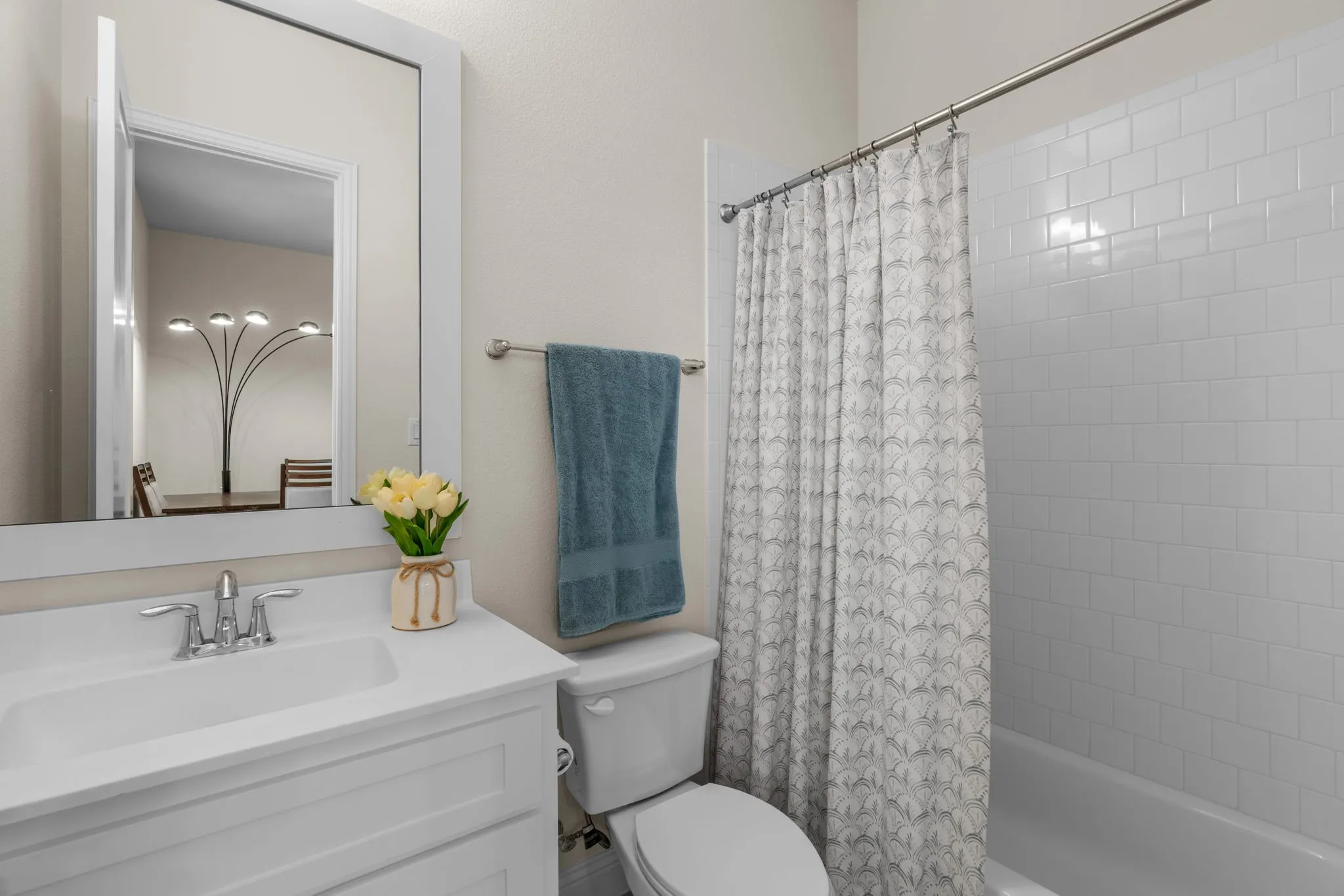 Single Family Residence For Sale in Denton County , 11508 Hickory Falls Drive, Argyle, Texas 76226, 4 Bedroom, 5 Bathroom, 3 Garage spaces, 4,307 Sqft, built in 2020, mls#21375292, Real Estate Agent in Argyle, Homes For Sale in Denton county, Homes For Sale in Argyle, Realtor in Argyle Texas, Real Estate Brokerage Independent Realty Texas, Luminita Cordes Realtor