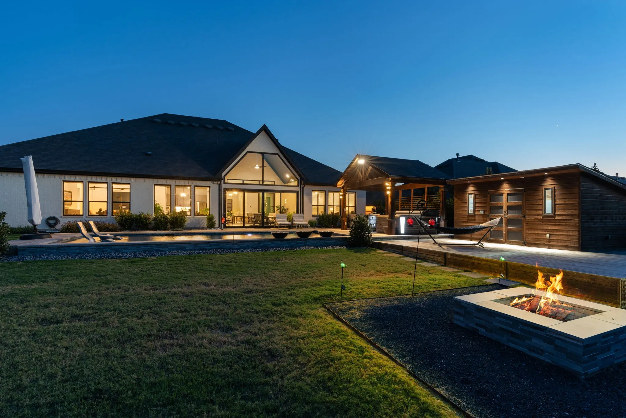 Single Family Residence For Sale in Denton County , 11508 Hickory Falls Drive, Argyle, Texas 76226, 4 Bedroom, 5 Bathroom, 3 Garage spaces, 4,307 Sqft, built in 2020, mls#21375292, Real Estate Agent in Argyle, Homes For Sale in Denton county, Homes For Sale in Argyle, Realtor in Argyle Texas, Real Estate Brokerage Independent Realty Texas, Luminita Cordes Realtor