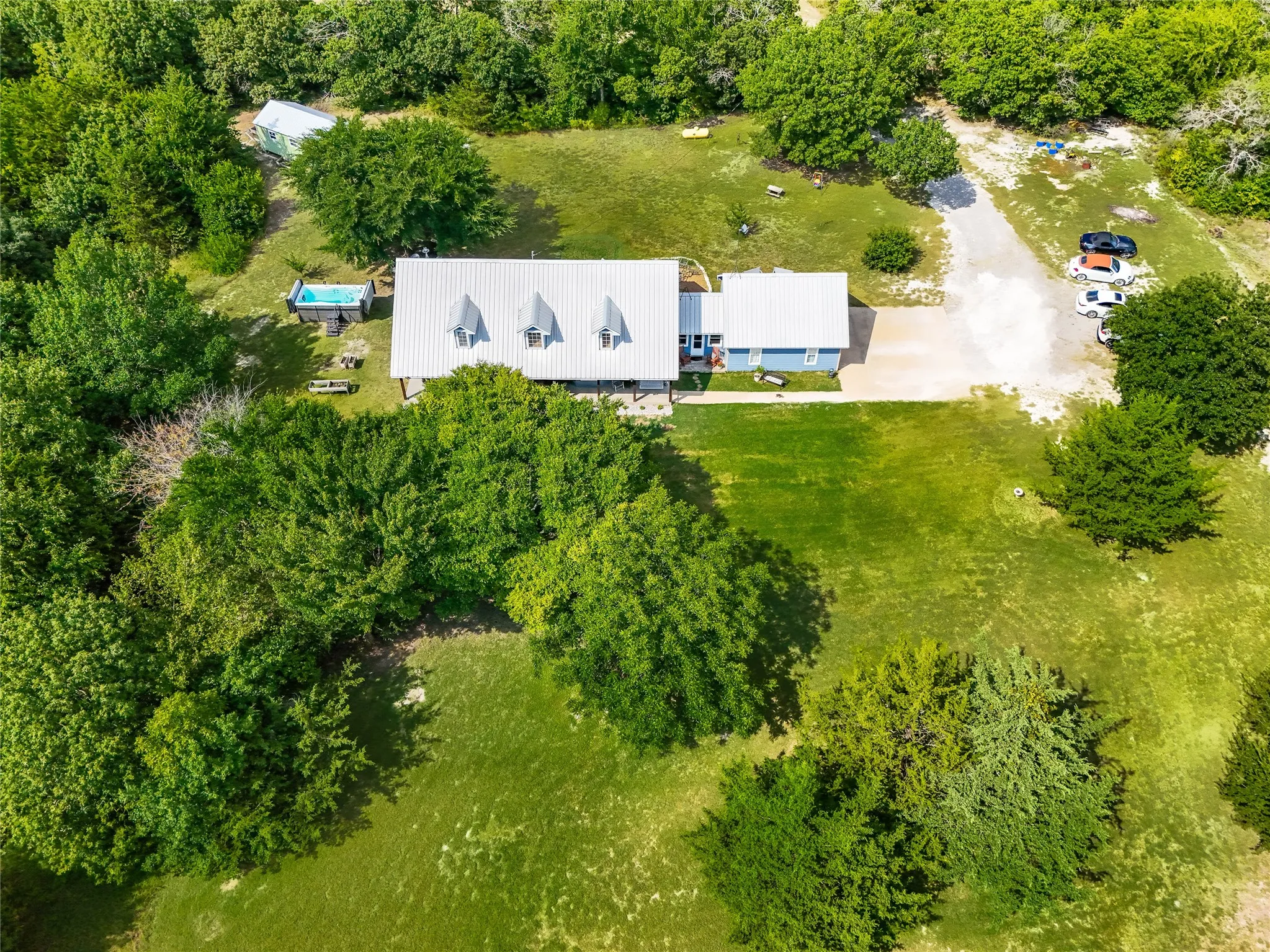Single Family Residence For Sale in Grayson County , 1088 Bub Hill Road, Whitewright, Texas 75491, 4 Bedroom, 2 Bathroom, 2 Garage spaces, 1,792 Sqft, built in 2003, mls#21383884, Real Estate Agent in Whitewright, Homes For Sale in Grayson county, Homes For Sale in Whitewright, Realtor in Whitewright Texas, Real Estate Brokerage Independent Realty Texas, Luminita Cordes Realtor