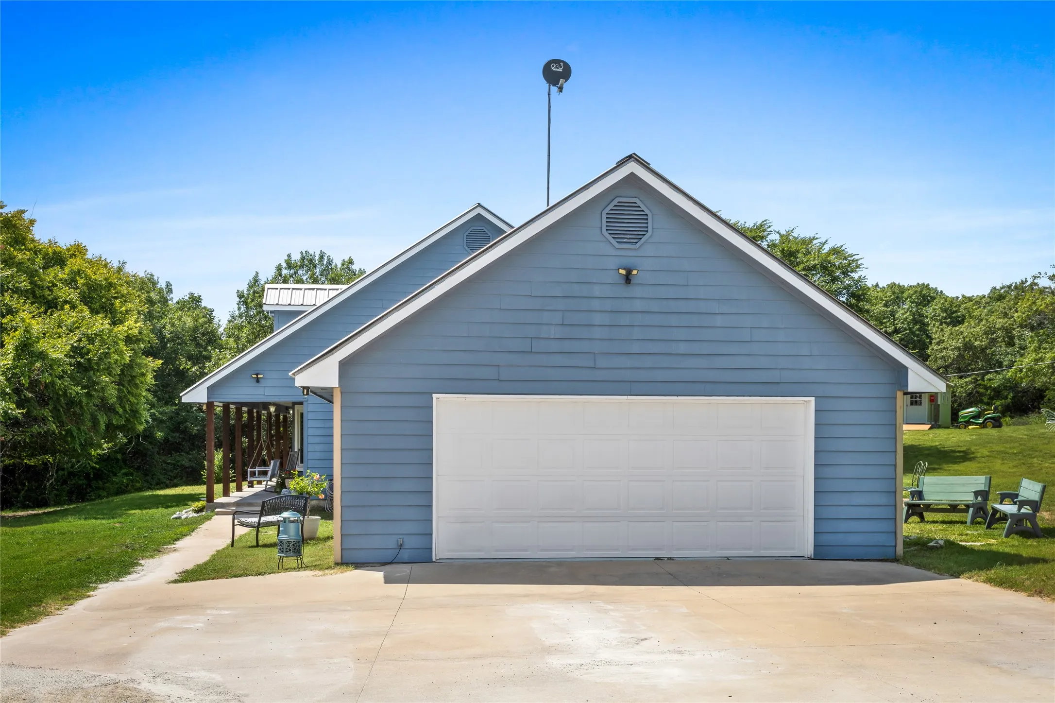 Single Family Residence For Sale in Grayson County , 1088 Bub Hill Road, Whitewright, Texas 75491, 4 Bedroom, 2 Bathroom, 2 Garage spaces, 1,792 Sqft, built in 2003, mls#21383884, Real Estate Agent in Whitewright, Homes For Sale in Grayson county, Homes For Sale in Whitewright, Realtor in Whitewright Texas, Real Estate Brokerage Independent Realty Texas, Luminita Cordes Realtor